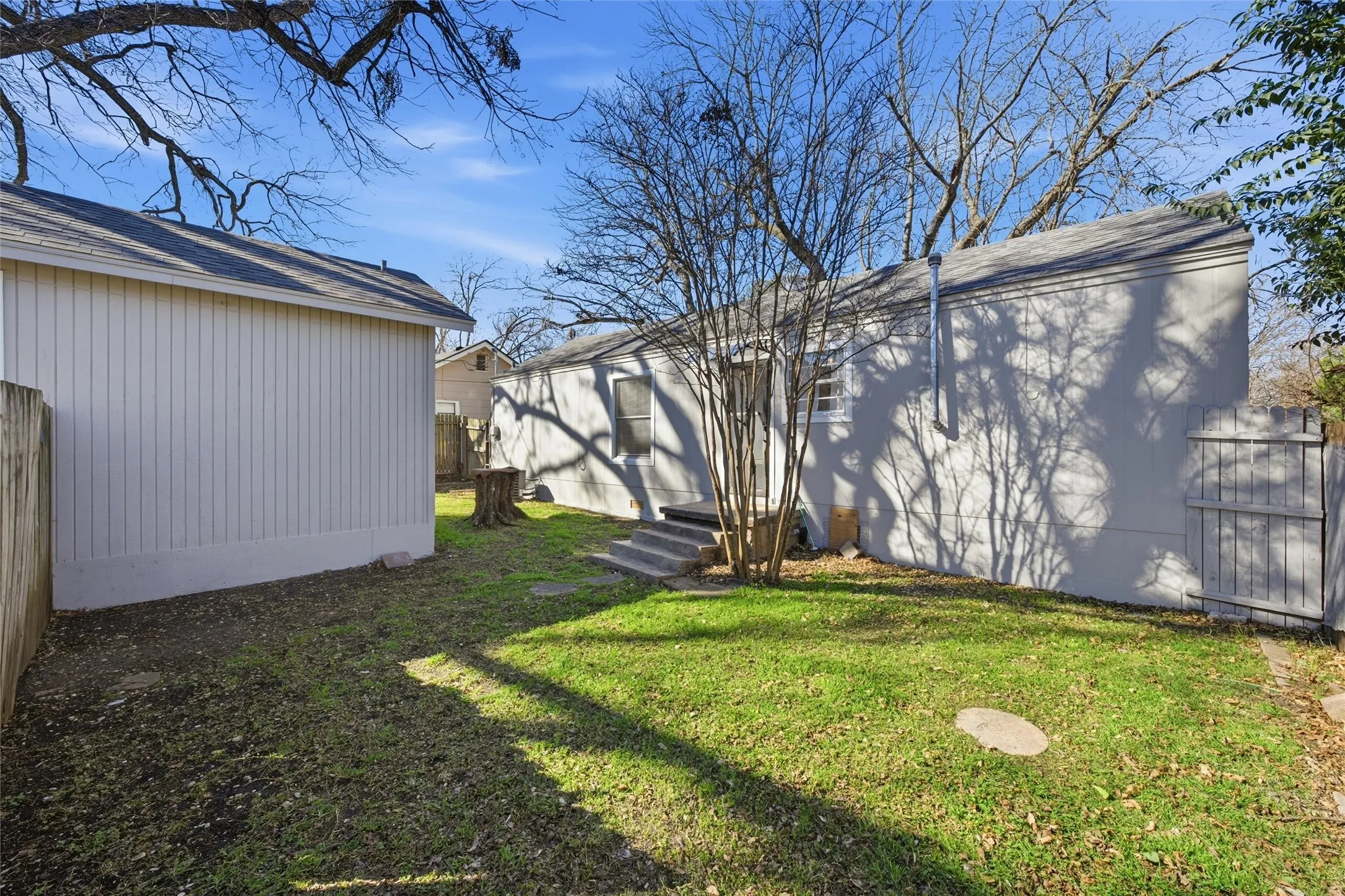 Single Family Residence For Sale in Mc Lennan County , 3804 Colcord Avenue, Waco, Texas 76707, 2 Bedrooms, 1 Bathroom, Garage spaces, 858 Sqft, built in 1947, Price $155,000, mls#21152468, Real Estate Agent in Waco, Homes For Sale in Mc Lennan county, Homes For Sale in Waco, Realtor in Waco Texas, Real Estate Brokerage Independent Realty Texas, Luminita Cordes Realtor