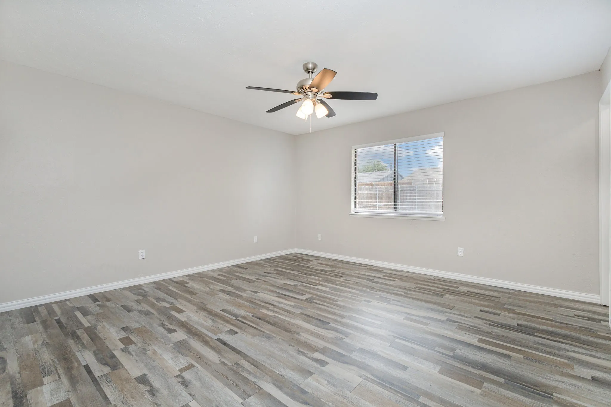 Single Family Residence For Sale in Denton County , 5513 Rearn Drive, The Colony, Texas 75056, 3 Bedroom, 2 Bathroom, 2 Garage spaces, 1,433 Sqft, built in 1978, Preowned, mls#21156722, Real Estate Agent in The Colony, Homes For Sale in Denton county, Homes For Sale in The Colony, Realtor in The Colony Texas, Real Estate Brokerage Independent Realty Texas, Luminita Cordes Realtor