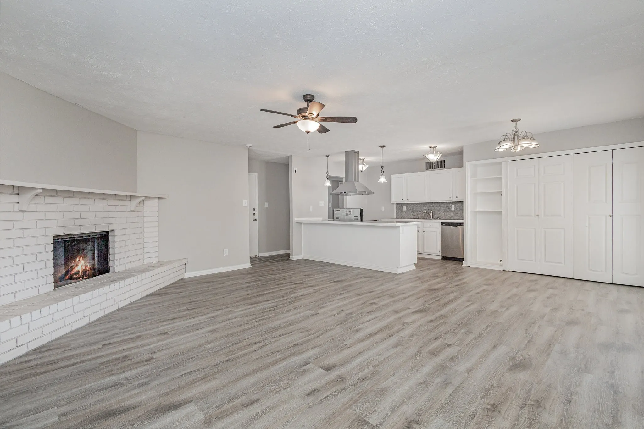 Single Family Residence For Sale in Denton County , 5513 Rearn Drive, The Colony, Texas 75056, 3 Bedroom, 2 Bathroom, 2 Garage spaces, 1,433 Sqft, built in 1978, Preowned, mls#21156722, Real Estate Agent in The Colony, Homes For Sale in Denton county, Homes For Sale in The Colony, Realtor in The Colony Texas, Real Estate Brokerage Independent Realty Texas, Luminita Cordes Realtor