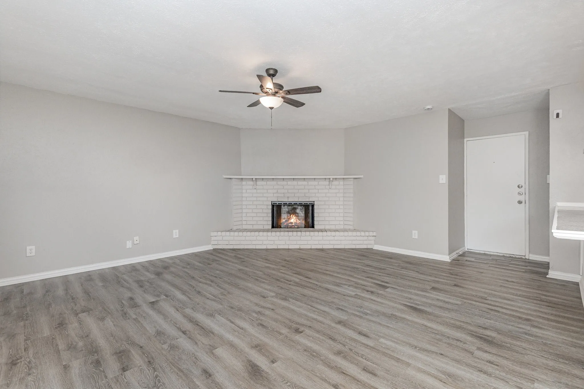 Single Family Residence For Sale in Denton County , 5513 Rearn Drive, The Colony, Texas 75056, 3 Bedroom, 2 Bathroom, 2 Garage spaces, 1,433 Sqft, built in 1978, Preowned, mls#21156722, Real Estate Agent in The Colony, Homes For Sale in Denton county, Homes For Sale in The Colony, Realtor in The Colony Texas, Real Estate Brokerage Independent Realty Texas, Luminita Cordes Realtor