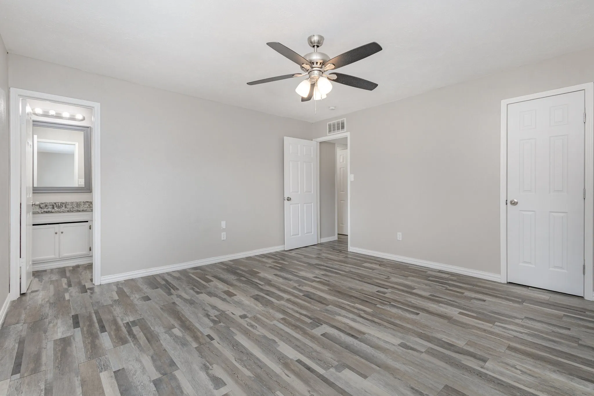 Single Family Residence For Sale in Denton County , 5513 Rearn Drive, The Colony, Texas 75056, 3 Bedroom, 2 Bathroom, 2 Garage spaces, 1,433 Sqft, built in 1978, Preowned, mls#21156722, Real Estate Agent in The Colony, Homes For Sale in Denton county, Homes For Sale in The Colony, Realtor in The Colony Texas, Real Estate Brokerage Independent Realty Texas, Luminita Cordes Realtor