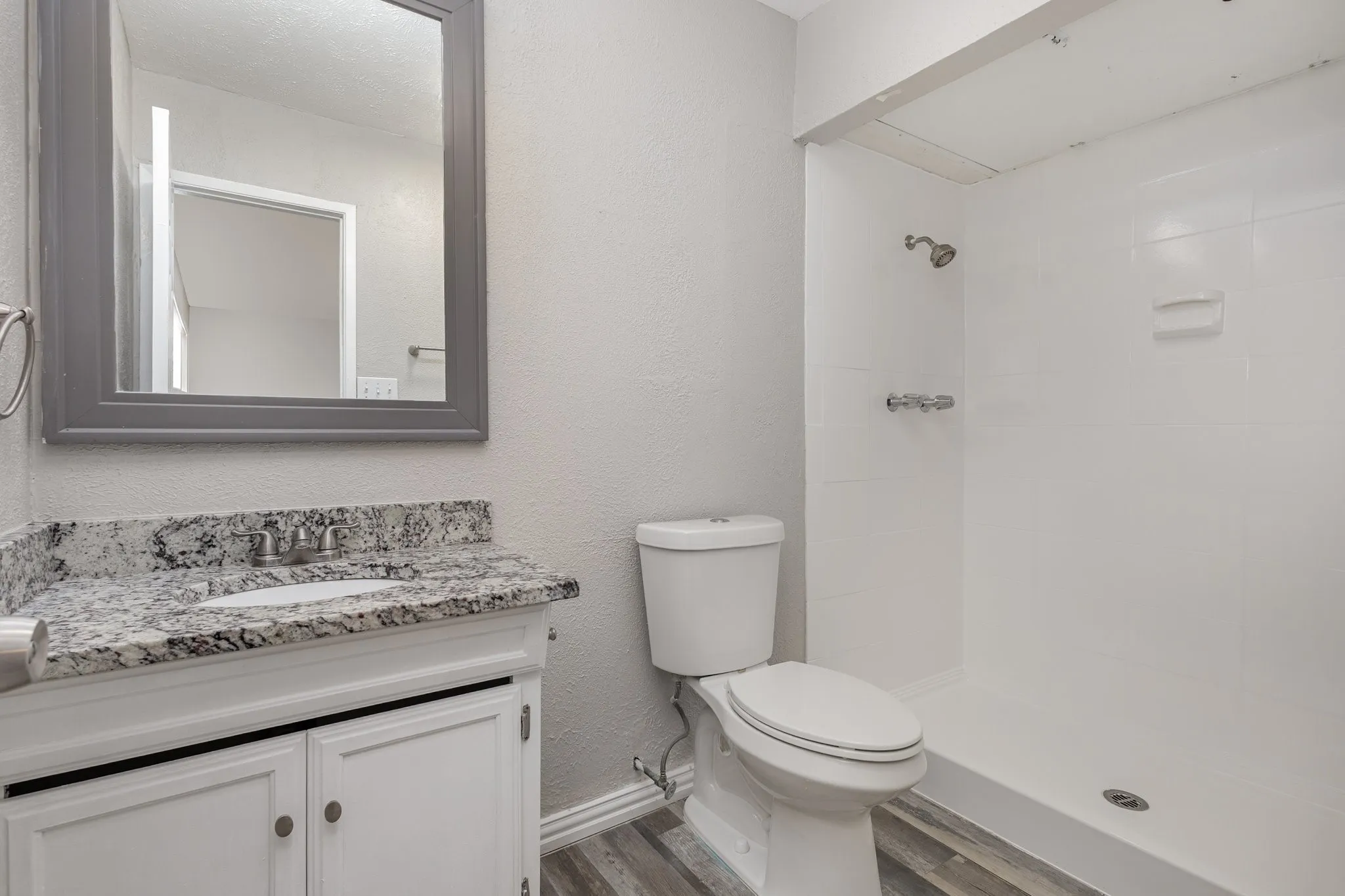 Single Family Residence For Sale in Denton County , 5513 Rearn Drive, The Colony, Texas 75056, 3 Bedroom, 2 Bathroom, 2 Garage spaces, 1,433 Sqft, built in 1978, Preowned, mls#21156722, Real Estate Agent in The Colony, Homes For Sale in Denton county, Homes For Sale in The Colony, Realtor in The Colony Texas, Real Estate Brokerage Independent Realty Texas, Luminita Cordes Realtor