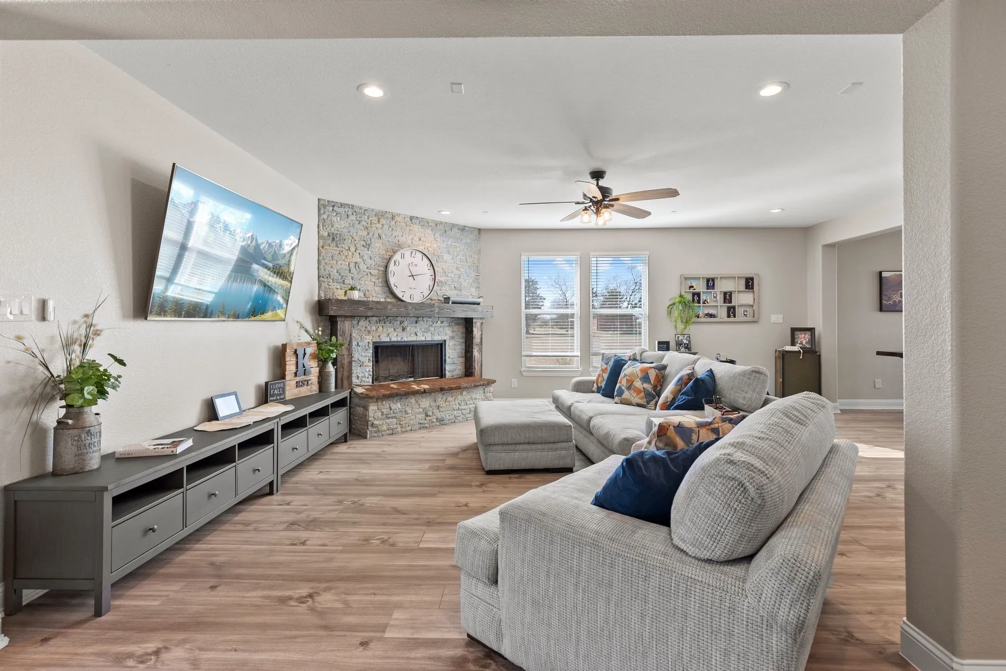 Single Family Residence For Sale in Hunt County , 4280 County Road 3220, Lone Oak, Texas 75453, 4 Bedroom, 3 Bathroom, 2 Garage spaces, 2,624 Sqft, built in 2022, mls#21156813, Real Estate Agent in Lone Oak, Homes For Sale in Hunt county, Homes For Sale in Lone Oak, Realtor in Lone Oak Texas, Real Estate Brokerage Independent Realty Texas, Luminita Cordes Realtor