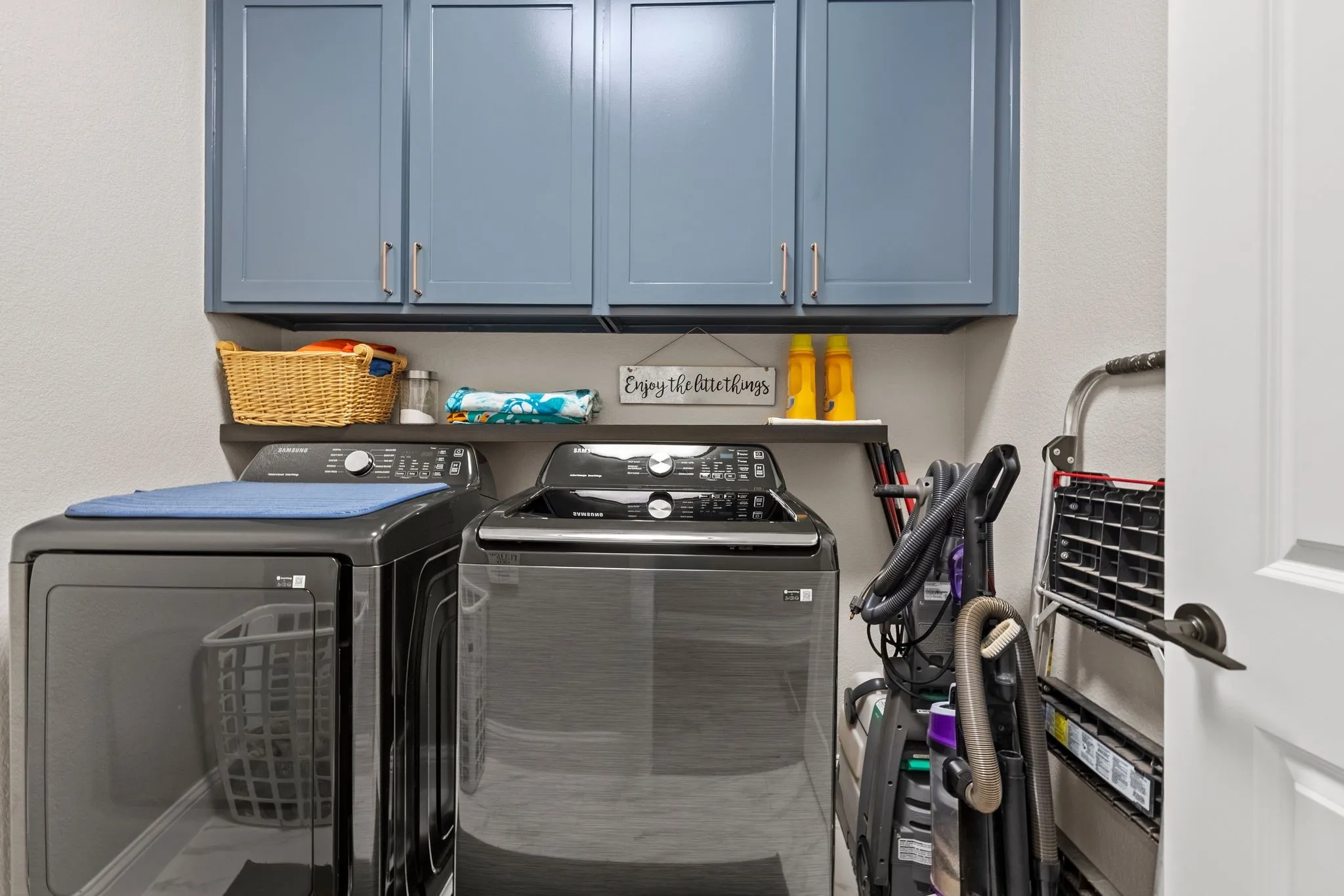 Single Family Residence For Sale in Hunt County , 4280 County Road 3220, Lone Oak, Texas 75453, 4 Bedroom, 3 Bathroom, 2 Garage spaces, 2,624 Sqft, built in 2022, mls#21156813, Real Estate Agent in Lone Oak, Homes For Sale in Hunt county, Homes For Sale in Lone Oak, Realtor in Lone Oak Texas, Real Estate Brokerage Independent Realty Texas, Luminita Cordes Realtor