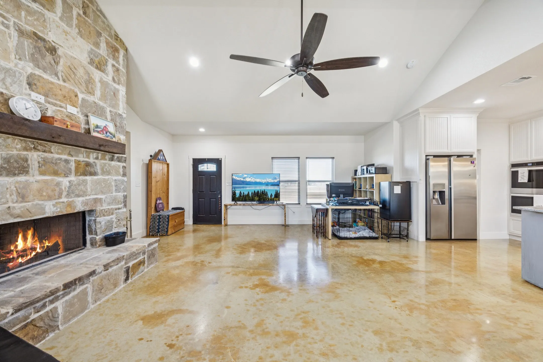 Single Family Residence For Sale in Parker County , 1084 Justin Drive, Weatherford, Texas 76082, 4 Bedroom, 3 Bathroom, 2 Garage spaces, 2,583 Sqft, built in 2022, Preowned, mls#21130621, Real Estate Agent in Weatherford, Homes For Sale in Parker county, Homes For Sale in Weatherford, Realtor in Weatherford Texas, Real Estate Brokerage Independent Realty Texas, Luminita Cordes Realtor