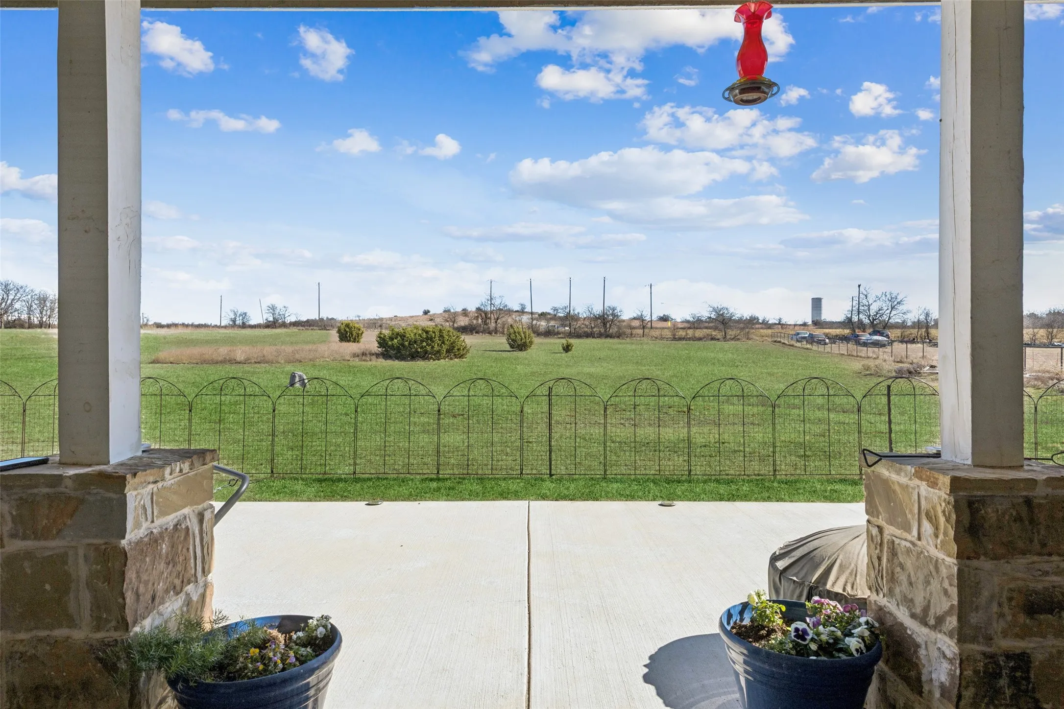 Single Family Residence For Sale in Parker County , 1084 Justin Drive, Weatherford, Texas 76082, 4 Bedroom, 3 Bathroom, 2 Garage spaces, 2,583 Sqft, built in 2022, Preowned, mls#21130621, Real Estate Agent in Weatherford, Homes For Sale in Parker county, Homes For Sale in Weatherford, Realtor in Weatherford Texas, Real Estate Brokerage Independent Realty Texas, Luminita Cordes Realtor