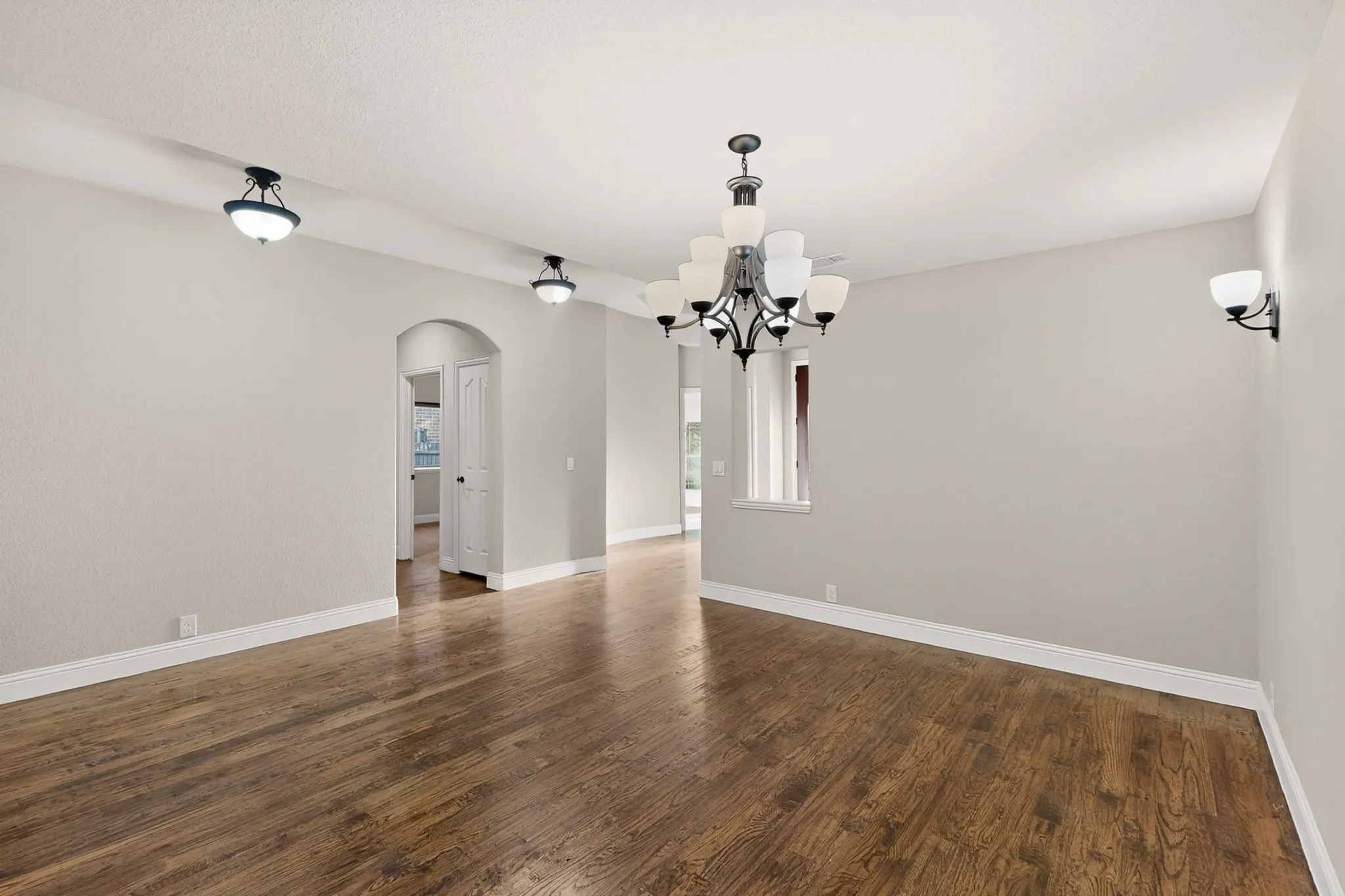 Single Family Residence For Sale in Johnson County , 832 Monticello Drive, Burleson, Texas 76028, 5 Bedroom, 3 Bathroom, 2 Garage spaces, 3,294 Sqft, built in 2015, Preowned, mls#21154728, Real Estate Agent in Burleson, Homes For Sale in Johnson county, Homes For Sale in Burleson, Realtor in Burleson Texas, Real Estate Brokerage Independent Realty Texas, Luminita Cordes Realtor