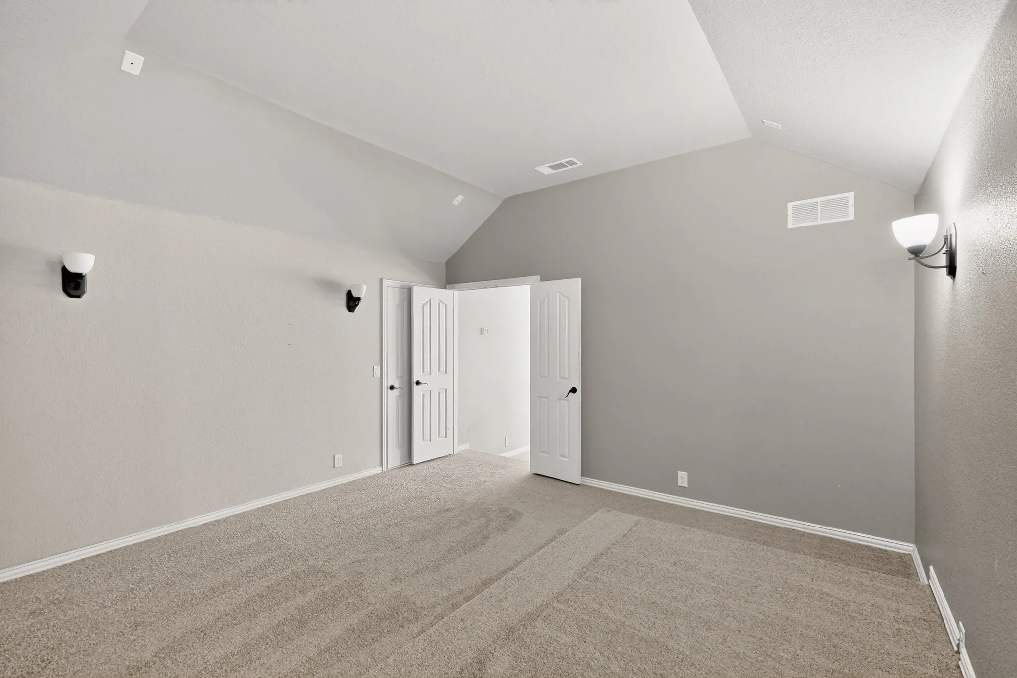 Single Family Residence For Sale in Johnson County , 832 Monticello Drive, Burleson, Texas 76028, 5 Bedroom, 3 Bathroom, 2 Garage spaces, 3,294 Sqft, built in 2015, Preowned, mls#21154728, Real Estate Agent in Burleson, Homes For Sale in Johnson county, Homes For Sale in Burleson, Realtor in Burleson Texas, Real Estate Brokerage Independent Realty Texas, Luminita Cordes Realtor