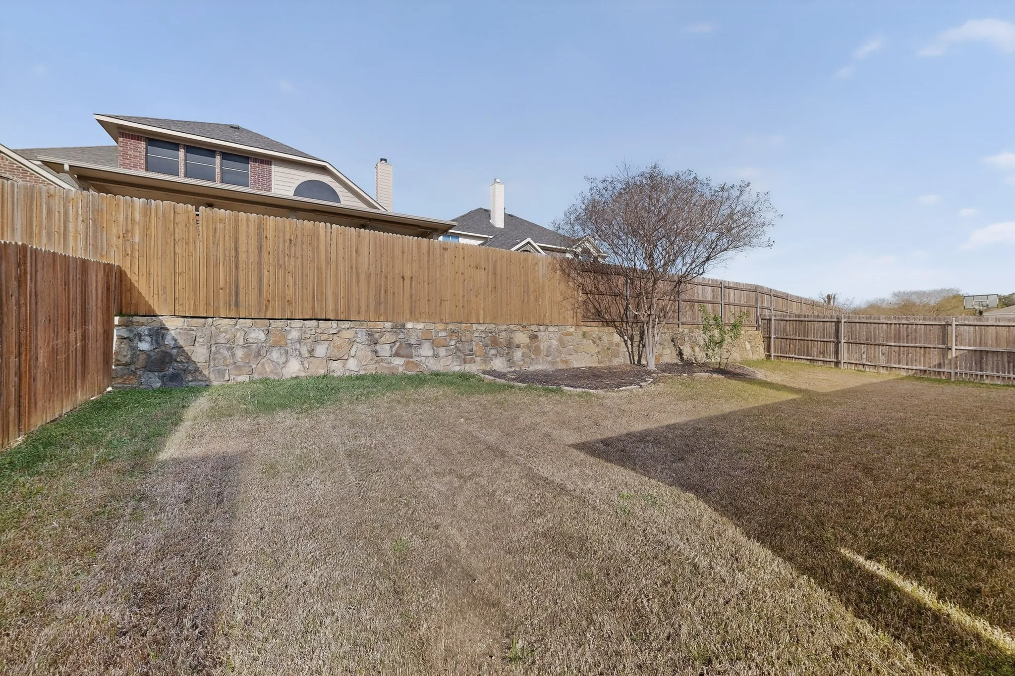 Single Family Residence For Sale in Johnson County , 832 Monticello Drive, Burleson, Texas 76028, 5 Bedroom, 3 Bathroom, 2 Garage spaces, 3,294 Sqft, built in 2015, Preowned, mls#21154728, Real Estate Agent in Burleson, Homes For Sale in Johnson county, Homes For Sale in Burleson, Realtor in Burleson Texas, Real Estate Brokerage Independent Realty Texas, Luminita Cordes Realtor