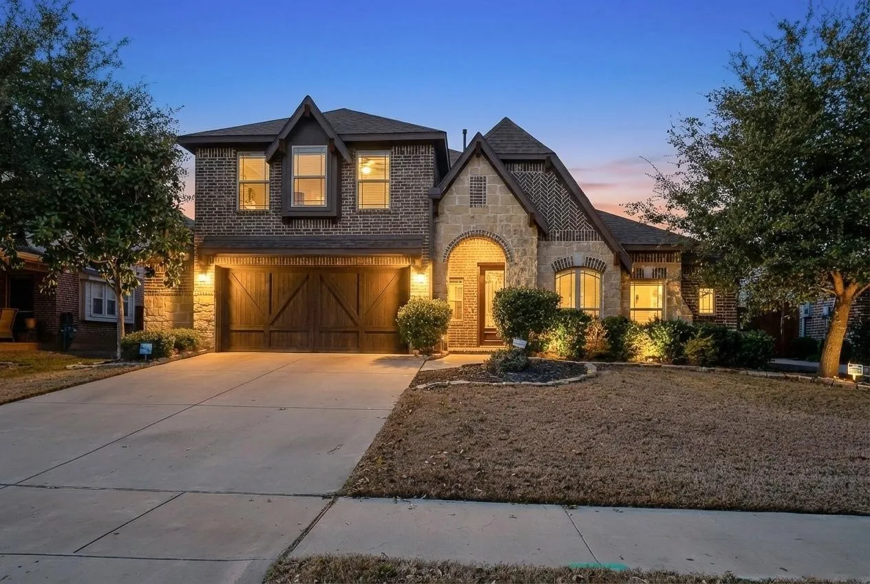 Single Family Residence For Sale in Johnson County , 832 Monticello Drive, Burleson, Texas 76028, 5 Bedroom, 3 Bathroom, 2 Garage spaces, 3,294 Sqft, built in 2015, Preowned, mls#21154728, Real Estate Agent in Burleson, Homes For Sale in Johnson county, Homes For Sale in Burleson, Realtor in Burleson Texas, Real Estate Brokerage Independent Realty Texas, Luminita Cordes Realtor