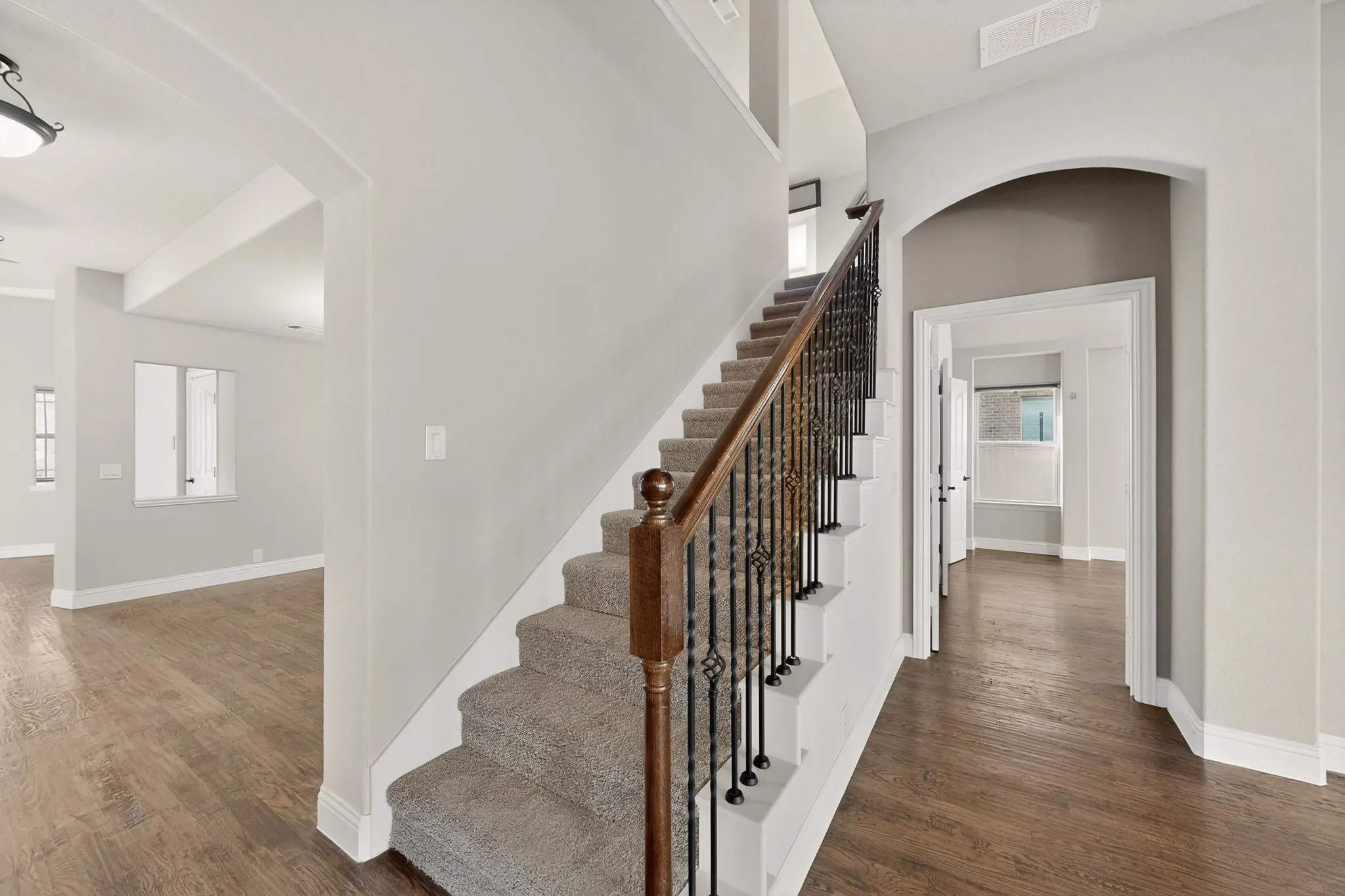 Single Family Residence For Sale in Johnson County , 832 Monticello Drive, Burleson, Texas 76028, 5 Bedroom, 3 Bathroom, 2 Garage spaces, 3,294 Sqft, built in 2015, Preowned, mls#21154728, Real Estate Agent in Burleson, Homes For Sale in Johnson county, Homes For Sale in Burleson, Realtor in Burleson Texas, Real Estate Brokerage Independent Realty Texas, Luminita Cordes Realtor