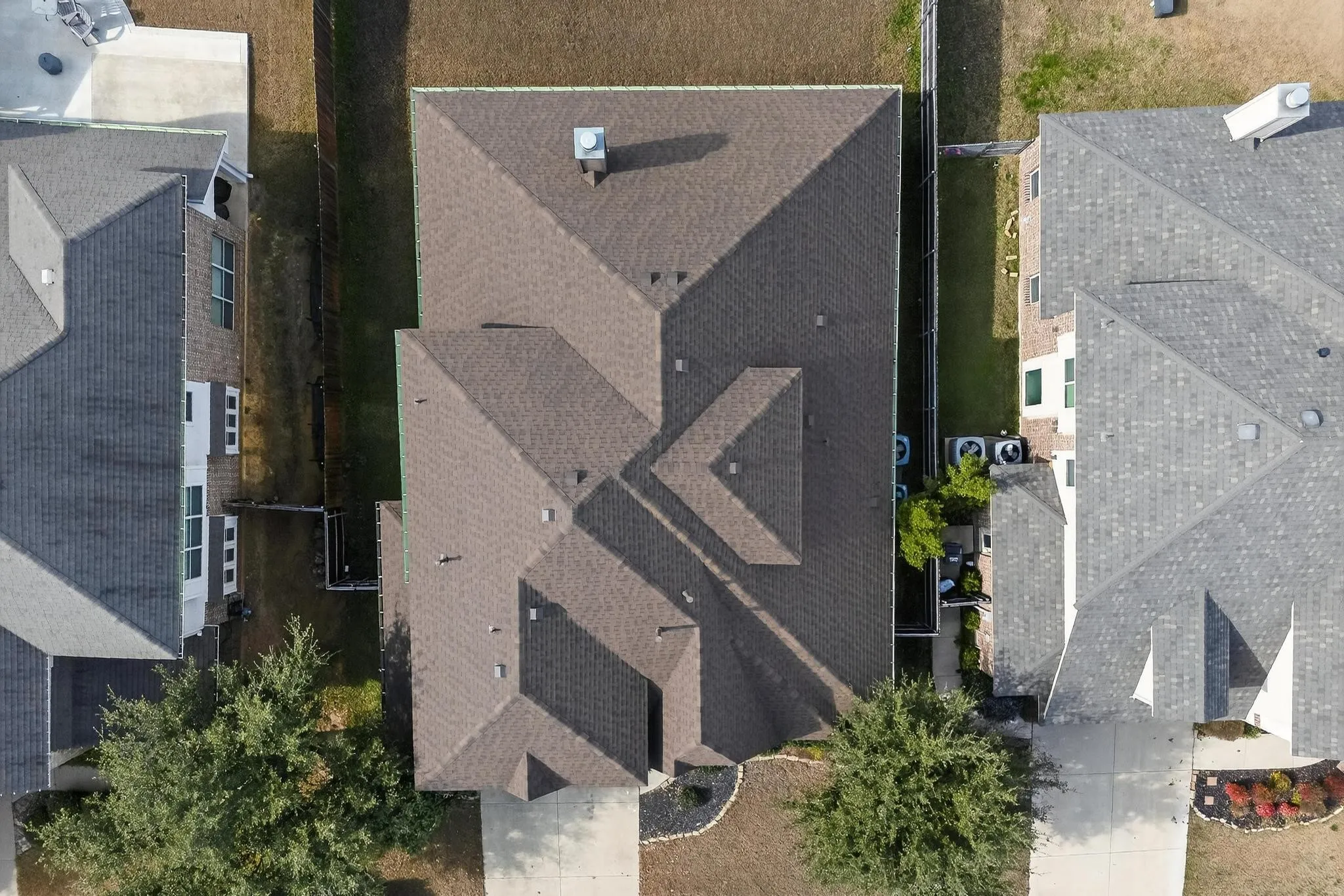 Single Family Residence For Sale in Johnson County , 832 Monticello Drive, Burleson, Texas 76028, 5 Bedroom, 3 Bathroom, 2 Garage spaces, 3,294 Sqft, built in 2015, Preowned, mls#21154728, Real Estate Agent in Burleson, Homes For Sale in Johnson county, Homes For Sale in Burleson, Realtor in Burleson Texas, Real Estate Brokerage Independent Realty Texas, Luminita Cordes Realtor