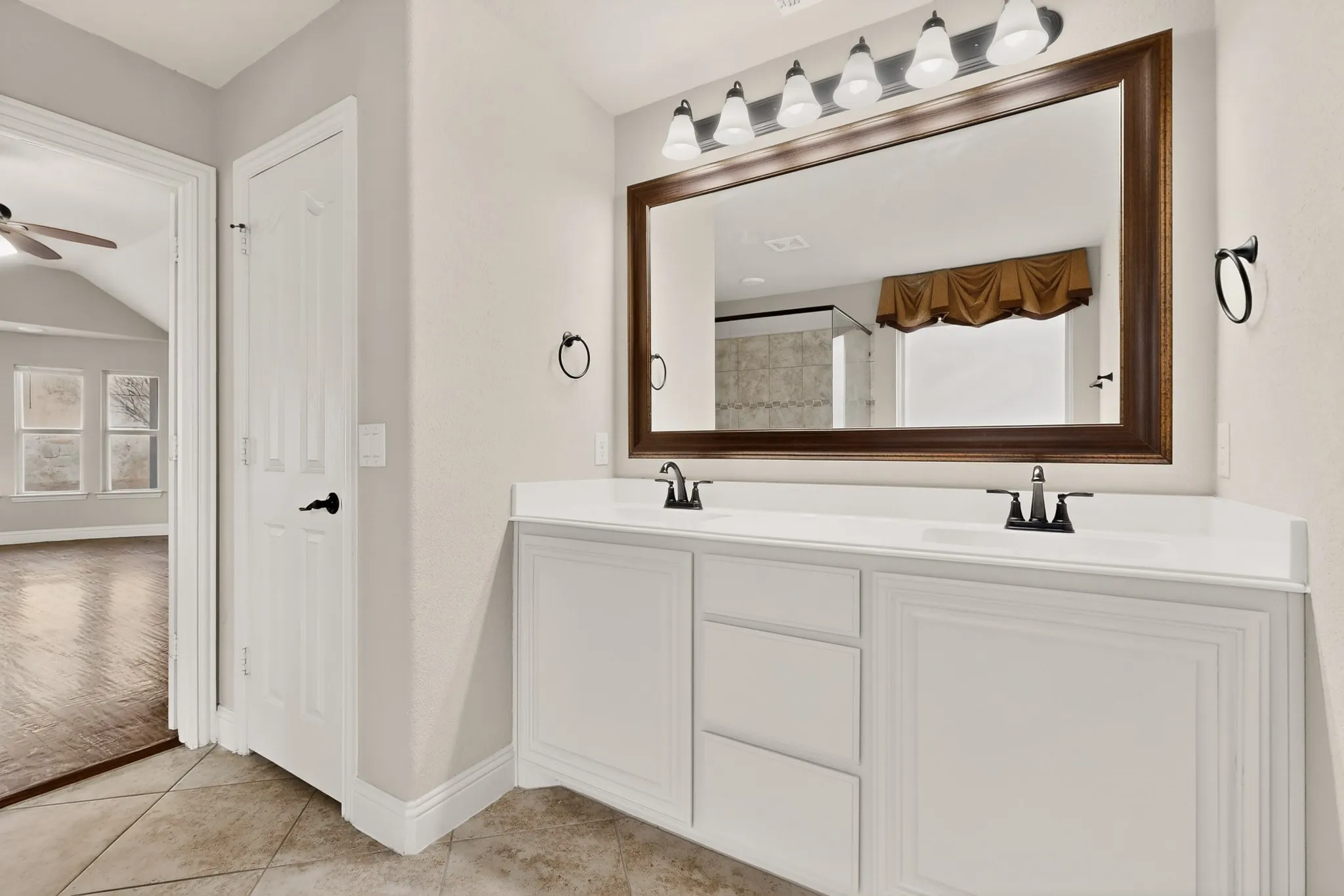 Single Family Residence For Sale in Johnson County , 832 Monticello Drive, Burleson, Texas 76028, 5 Bedroom, 3 Bathroom, 2 Garage spaces, 3,294 Sqft, built in 2015, Preowned, mls#21154728, Real Estate Agent in Burleson, Homes For Sale in Johnson county, Homes For Sale in Burleson, Realtor in Burleson Texas, Real Estate Brokerage Independent Realty Texas, Luminita Cordes Realtor
