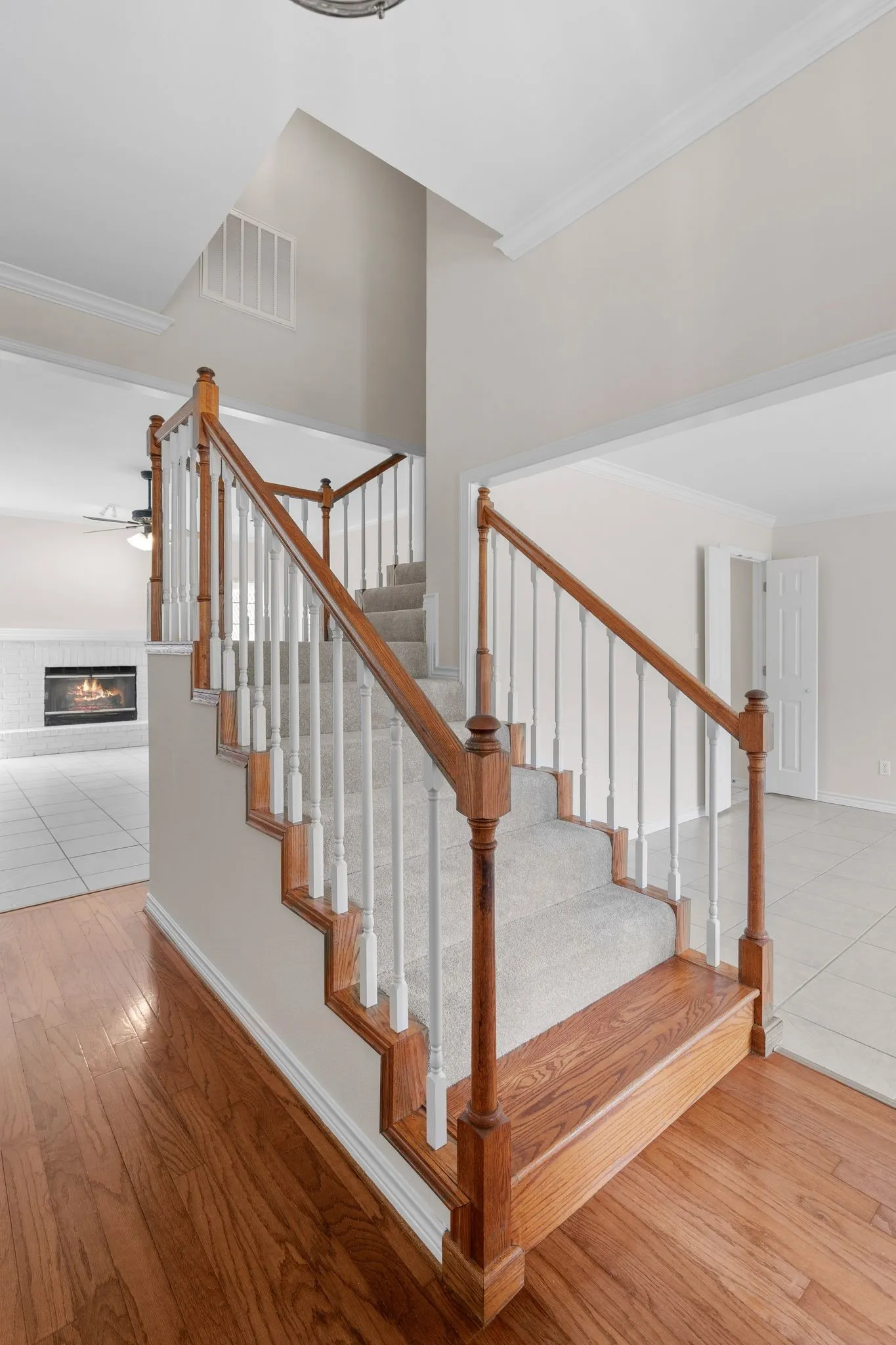 Single Family Residence For Sale in Grayson County , 105 Park Lane, Pottsboro, Texas 75076, 4 Bedroom, 3 Bathroom, 2 Garage spaces, 2,744 Sqft, built in 1995, Preowned, mls#21147247, Real Estate Agent in Pottsboro, Homes For Sale in Grayson county, Homes For Sale in Pottsboro, Realtor in Pottsboro Texas, Real Estate Brokerage Independent Realty Texas, Luminita Cordes Realtor