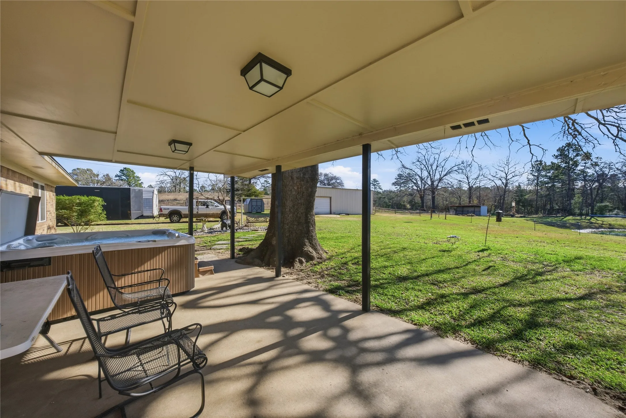Single Family Residence For Sale in Anderson County , 3662 ACR 359, Palestine, Texas 75803, 3 Bedrooms, 3 Bathrooms, 3 Garage spaces, 2,344 Sqft, built in 1972, Price $855,000, mls#21156872, Real Estate Agent in Palestine, Homes For Sale in Anderson county, Homes For Sale in Palestine, Realtor in Palestine Texas, Real Estate Brokerage Independent Realty Texas, Luminita Cordes Realtor