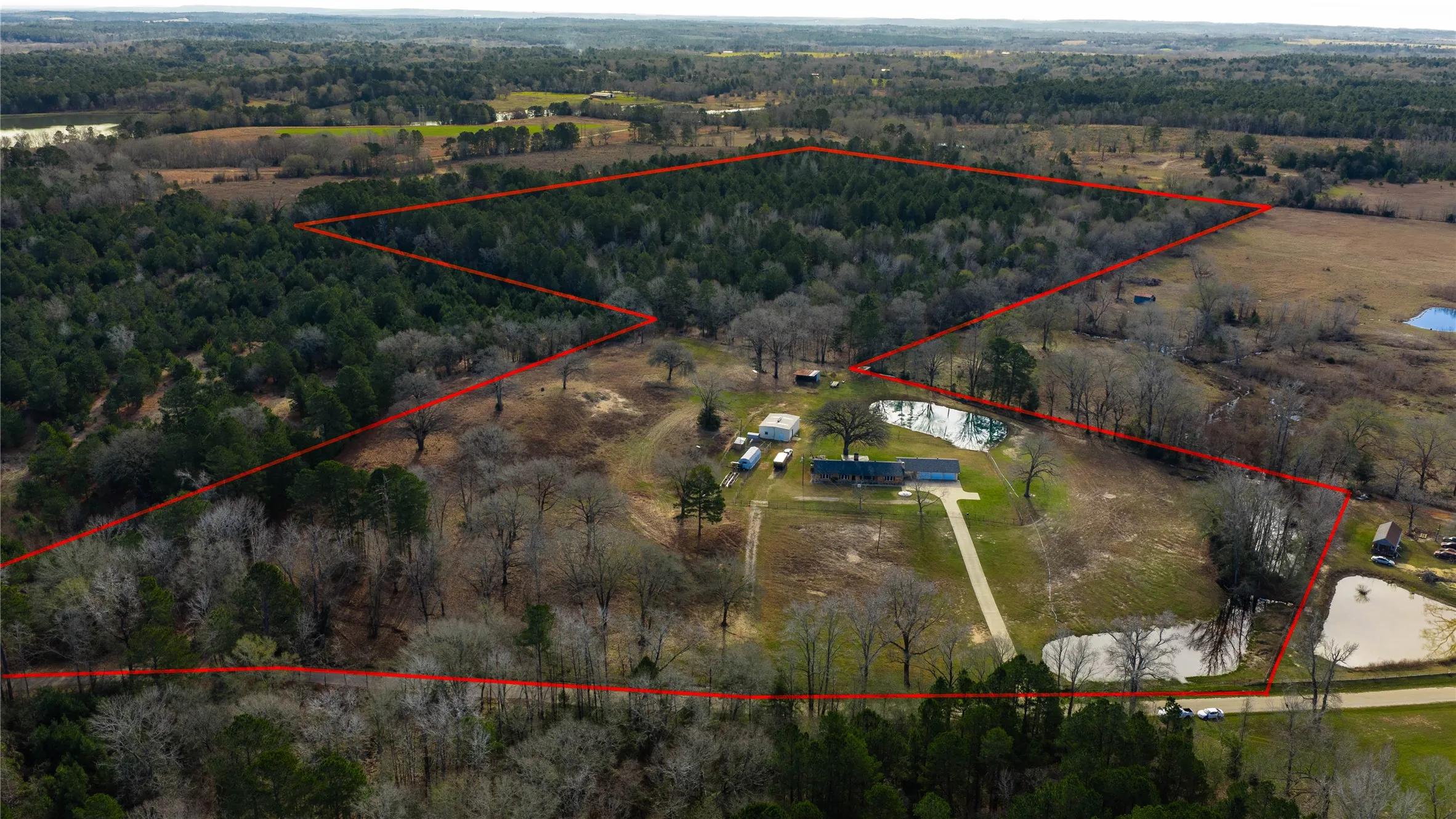 Single Family Residence For Sale in Anderson County , 3662 ACR 359, Palestine, Texas 75803, 3 Bedrooms, 3 Bathrooms, 3 Garage spaces, 2,344 Sqft, built in 1972, Price $855,000, mls#21156872, Real Estate Agent in Palestine, Homes For Sale in Anderson county, Homes For Sale in Palestine, Realtor in Palestine Texas, Real Estate Brokerage Independent Realty Texas, Luminita Cordes Realtor
