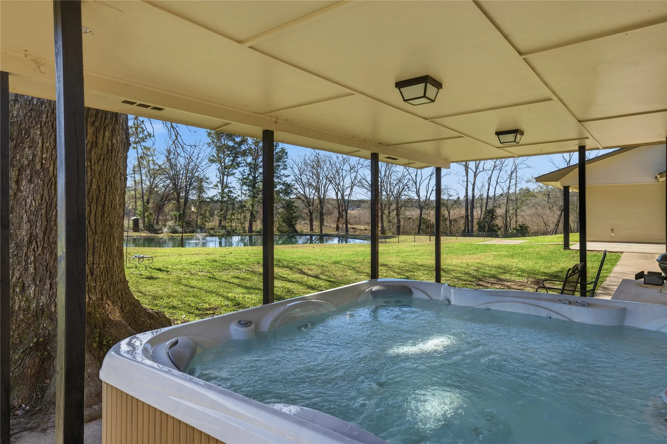 Single Family Residence For Sale in Anderson County , 3662 ACR 359, Palestine, Texas 75803, 3 Bedrooms, 3 Bathrooms, 3 Garage spaces, 2,344 Sqft, built in 1972, Price $855,000, mls#21156872, Real Estate Agent in Palestine, Homes For Sale in Anderson county, Homes For Sale in Palestine, Realtor in Palestine Texas, Real Estate Brokerage Independent Realty Texas, Luminita Cordes Realtor