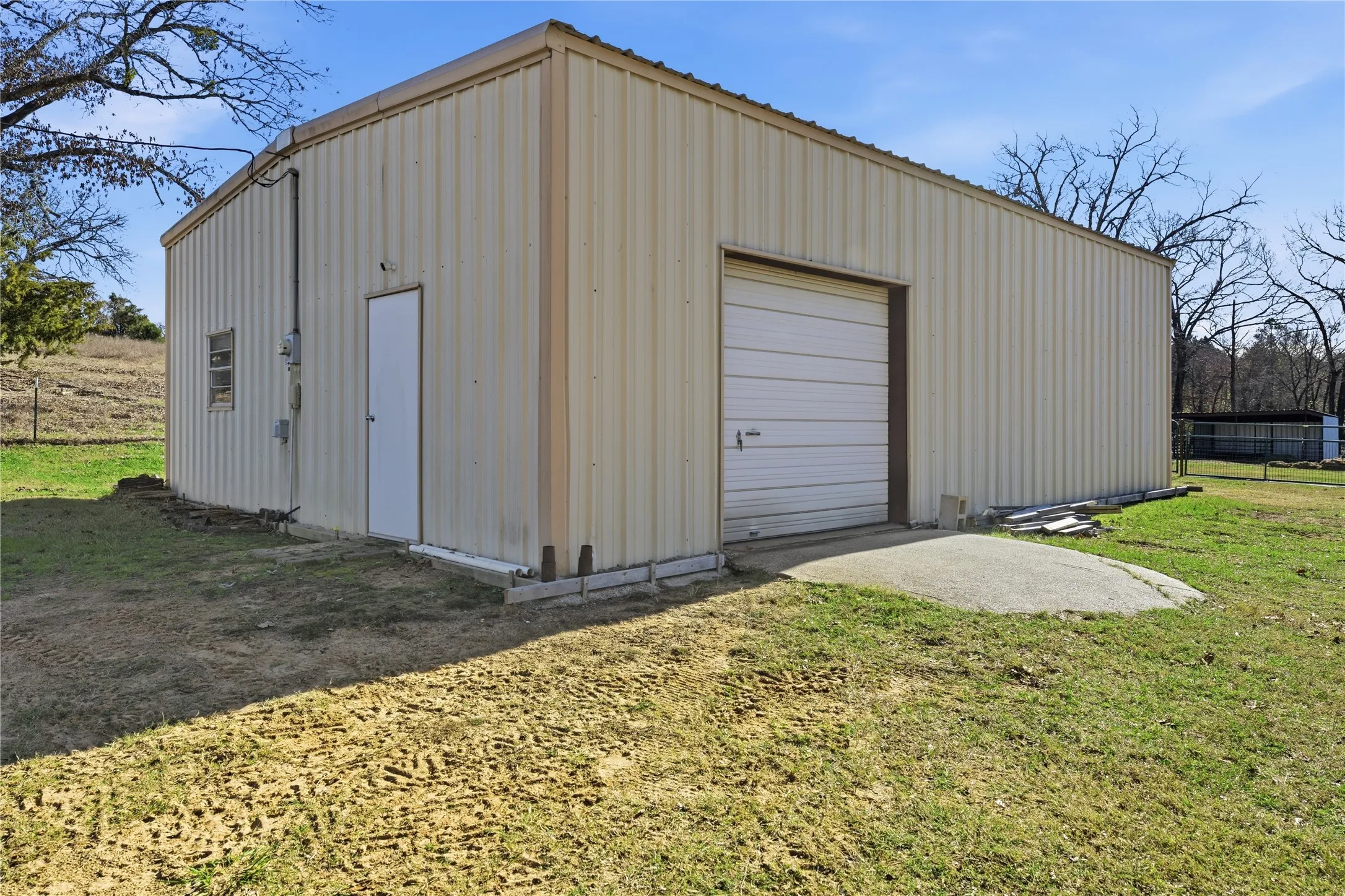 Single Family Residence For Sale in Anderson County , 3662 ACR 359, Palestine, Texas 75803, 3 Bedrooms, 3 Bathrooms, 3 Garage spaces, 2,344 Sqft, built in 1972, Price $855,000, mls#21156872, Real Estate Agent in Palestine, Homes For Sale in Anderson county, Homes For Sale in Palestine, Realtor in Palestine Texas, Real Estate Brokerage Independent Realty Texas, Luminita Cordes Realtor