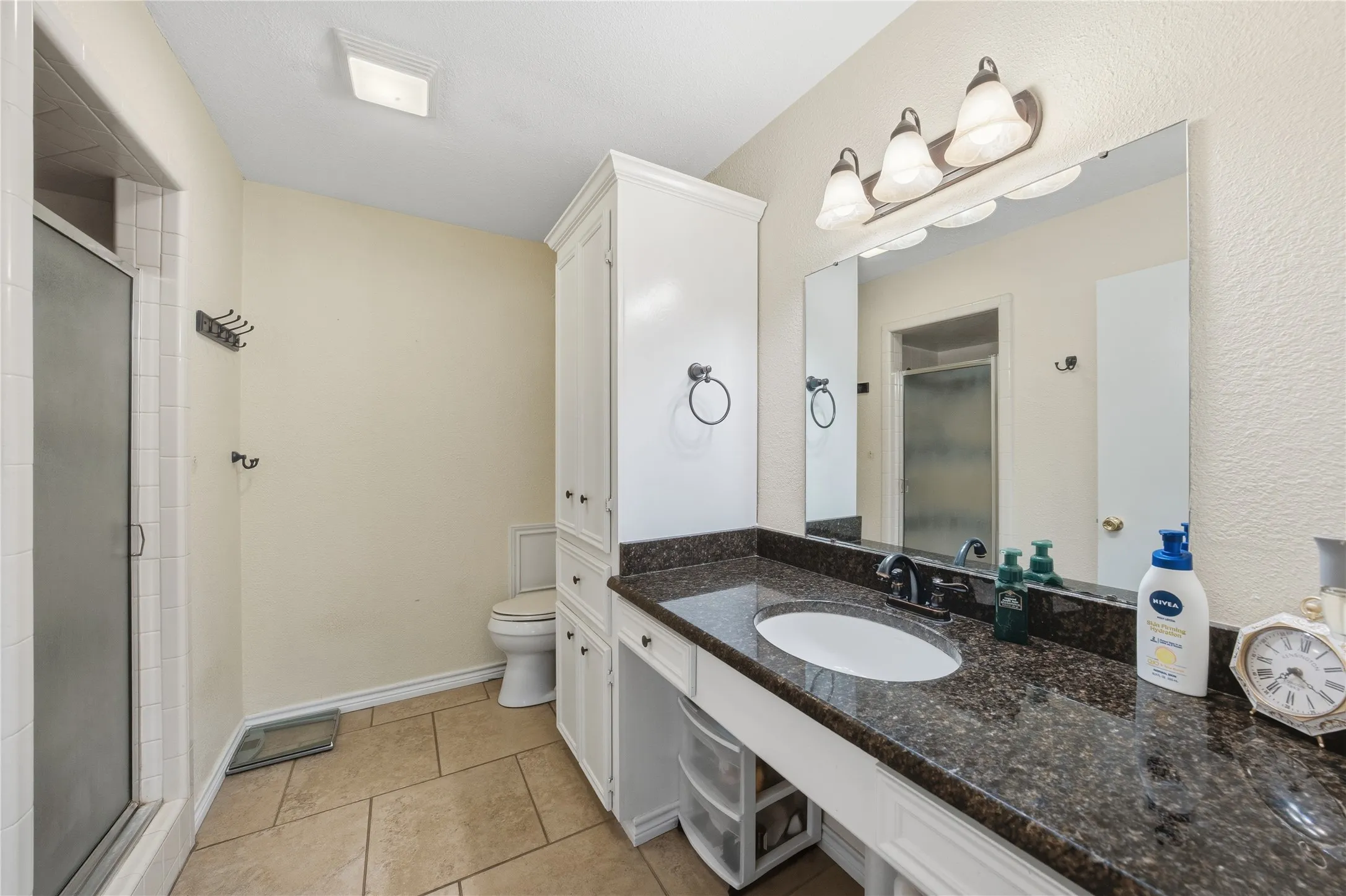 Single Family Residence For Sale in Anderson County , 3662 ACR 359, Palestine, Texas 75803, 3 Bedrooms, 3 Bathrooms, 3 Garage spaces, 2,344 Sqft, built in 1972, Price $855,000, mls#21156872, Real Estate Agent in Palestine, Homes For Sale in Anderson county, Homes For Sale in Palestine, Realtor in Palestine Texas, Real Estate Brokerage Independent Realty Texas, Luminita Cordes Realtor