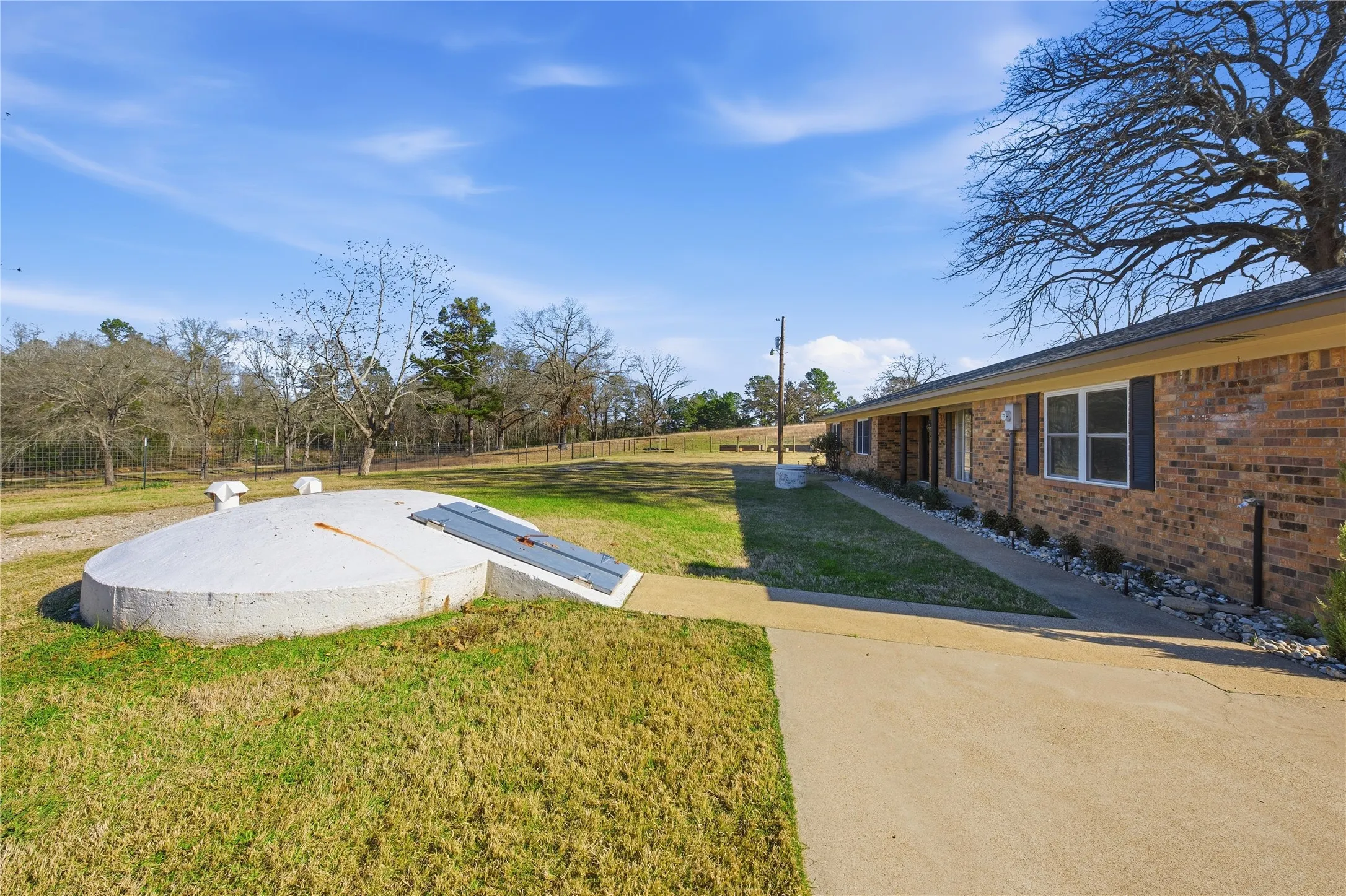 Single Family Residence For Sale in Anderson County , 3662 ACR 359, Palestine, Texas 75803, 3 Bedrooms, 3 Bathrooms, 3 Garage spaces, 2,344 Sqft, built in 1972, Price $855,000, mls#21156872, Real Estate Agent in Palestine, Homes For Sale in Anderson county, Homes For Sale in Palestine, Realtor in Palestine Texas, Real Estate Brokerage Independent Realty Texas, Luminita Cordes Realtor