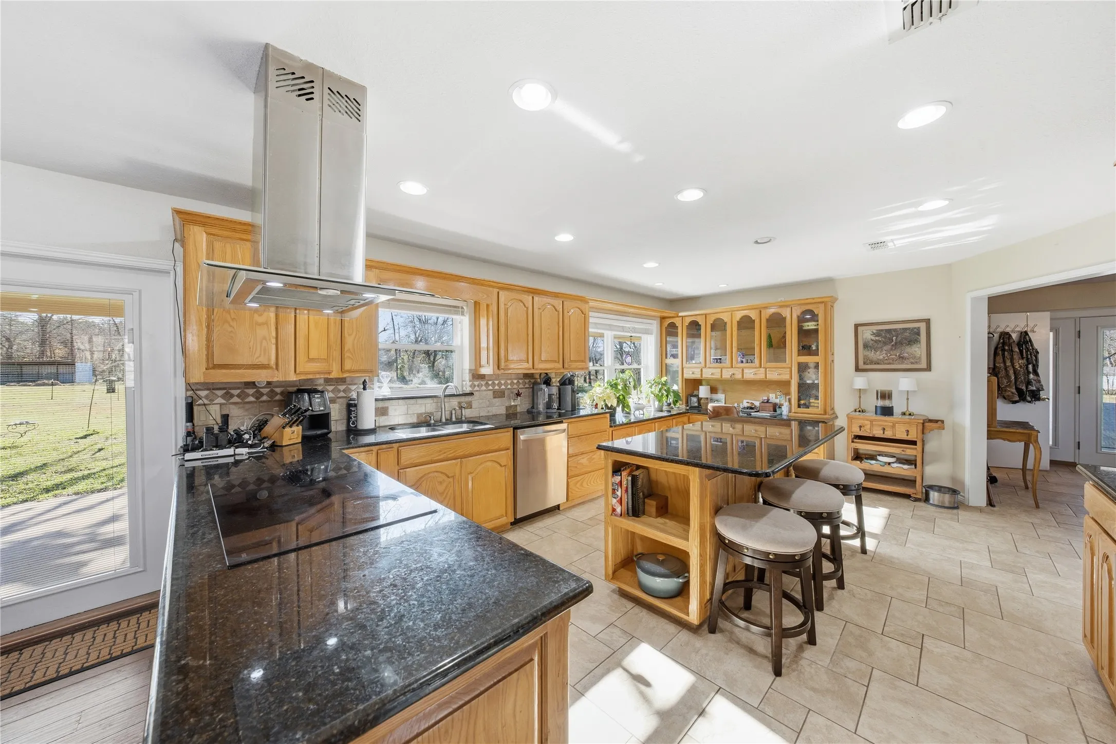Single Family Residence For Sale in Anderson County , 3662 ACR 359, Palestine, Texas 75803, 3 Bedrooms, 3 Bathrooms, 3 Garage spaces, 2,344 Sqft, built in 1972, Price $855,000, mls#21156872, Real Estate Agent in Palestine, Homes For Sale in Anderson county, Homes For Sale in Palestine, Realtor in Palestine Texas, Real Estate Brokerage Independent Realty Texas, Luminita Cordes Realtor