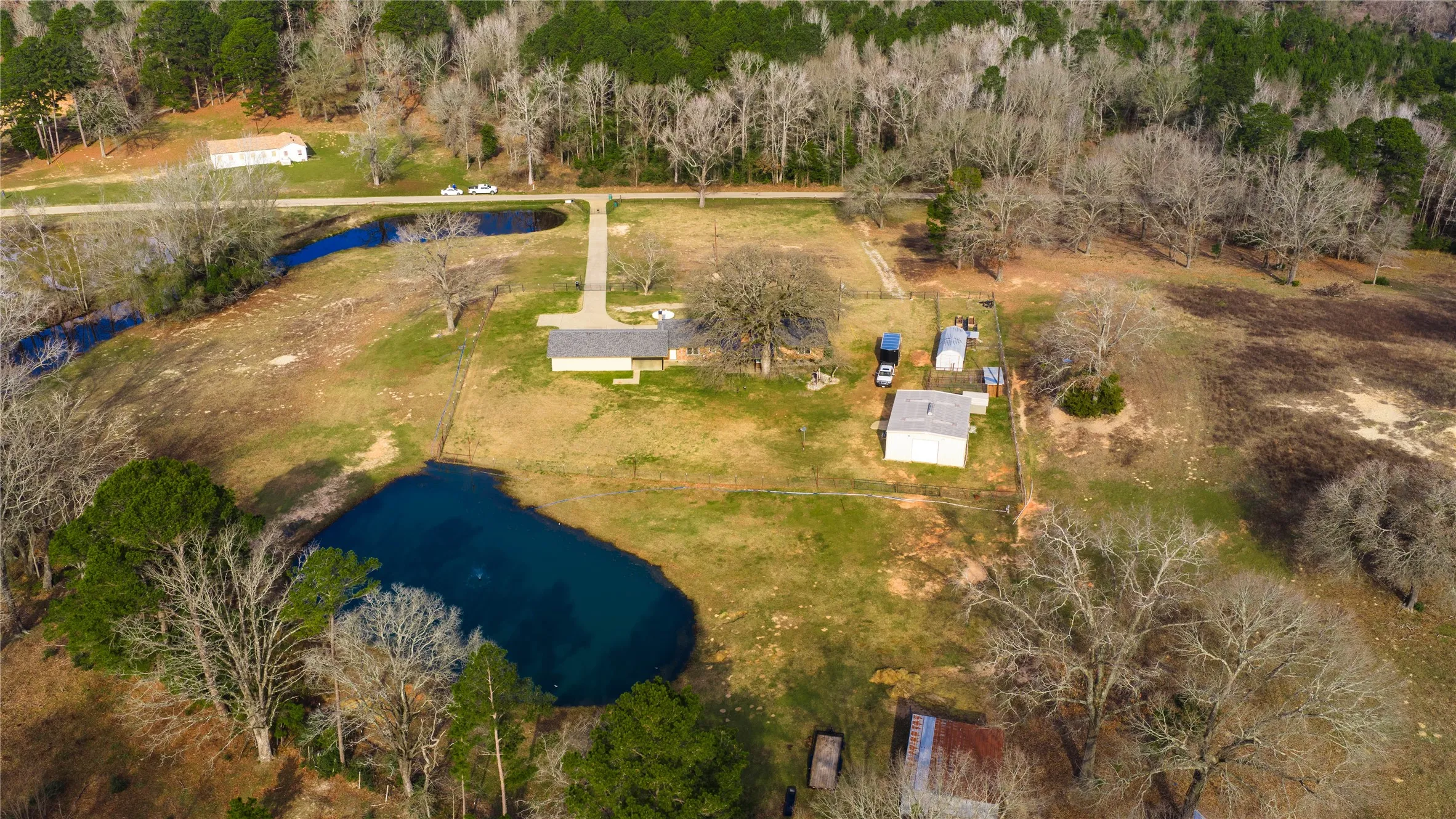 Single Family Residence For Sale in Anderson County , 3662 ACR 359, Palestine, Texas 75803, 3 Bedrooms, 3 Bathrooms, 3 Garage spaces, 2,344 Sqft, built in 1972, Price $855,000, mls#21156872, Real Estate Agent in Palestine, Homes For Sale in Anderson county, Homes For Sale in Palestine, Realtor in Palestine Texas, Real Estate Brokerage Independent Realty Texas, Luminita Cordes Realtor