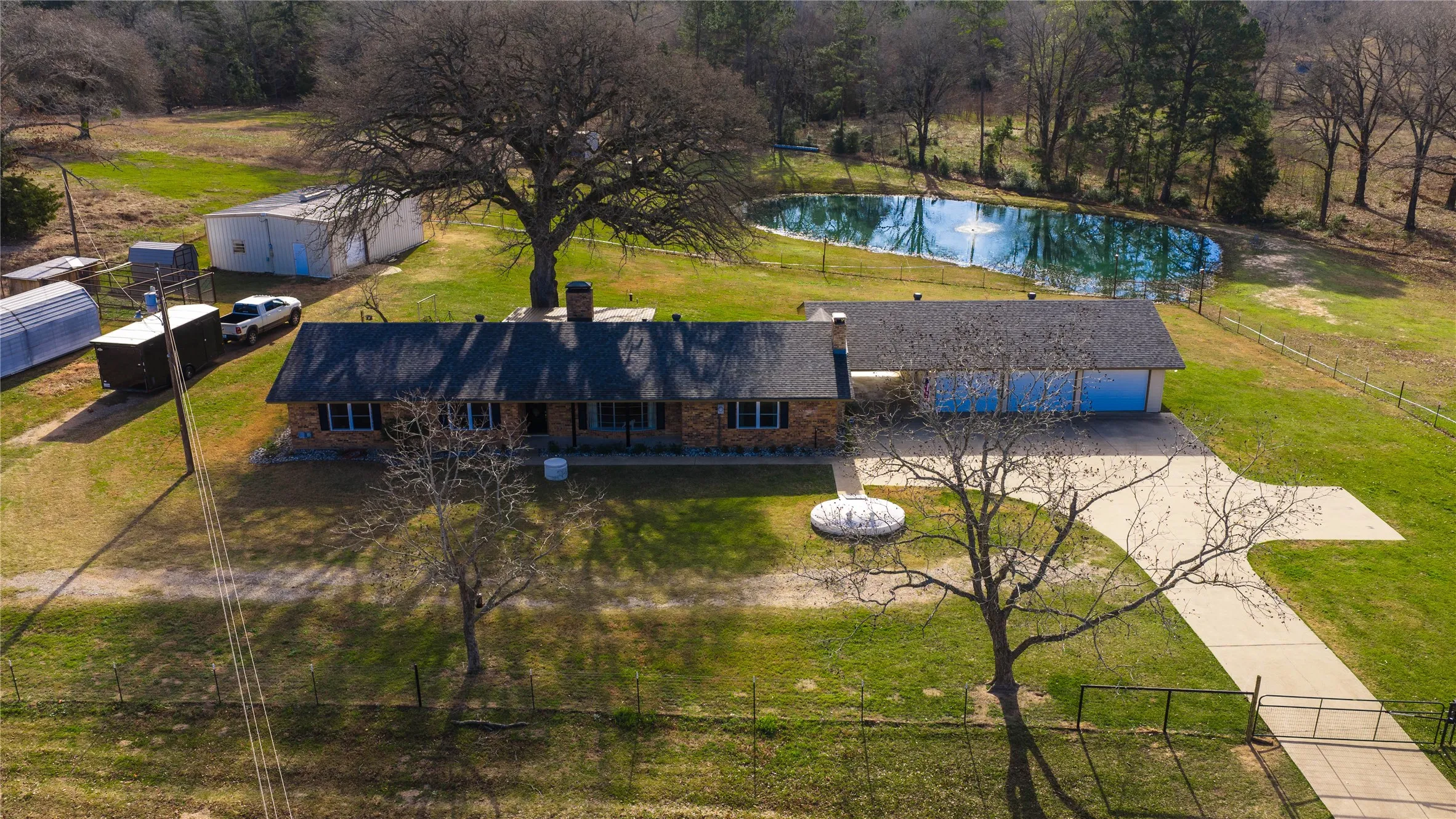 Single Family Residence For Sale in Anderson County , 3662 ACR 359, Palestine, Texas 75803, 3 Bedrooms, 3 Bathrooms, 3 Garage spaces, 2,344 Sqft, built in 1972, Price $855,000, mls#21156872, Real Estate Agent in Palestine, Homes For Sale in Anderson county, Homes For Sale in Palestine, Realtor in Palestine Texas, Real Estate Brokerage Independent Realty Texas, Luminita Cordes Realtor