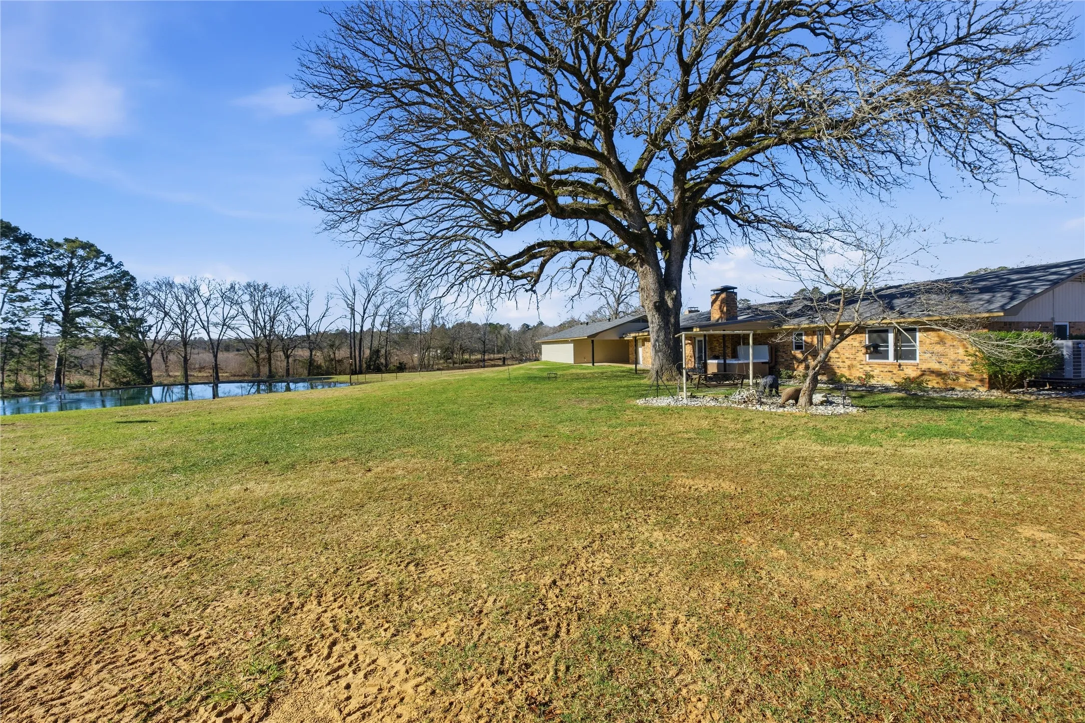 Single Family Residence For Sale in Anderson County , 3662 ACR 359, Palestine, Texas 75803, 3 Bedrooms, 3 Bathrooms, 3 Garage spaces, 2,344 Sqft, built in 1972, Price $855,000, mls#21156872, Real Estate Agent in Palestine, Homes For Sale in Anderson county, Homes For Sale in Palestine, Realtor in Palestine Texas, Real Estate Brokerage Independent Realty Texas, Luminita Cordes Realtor