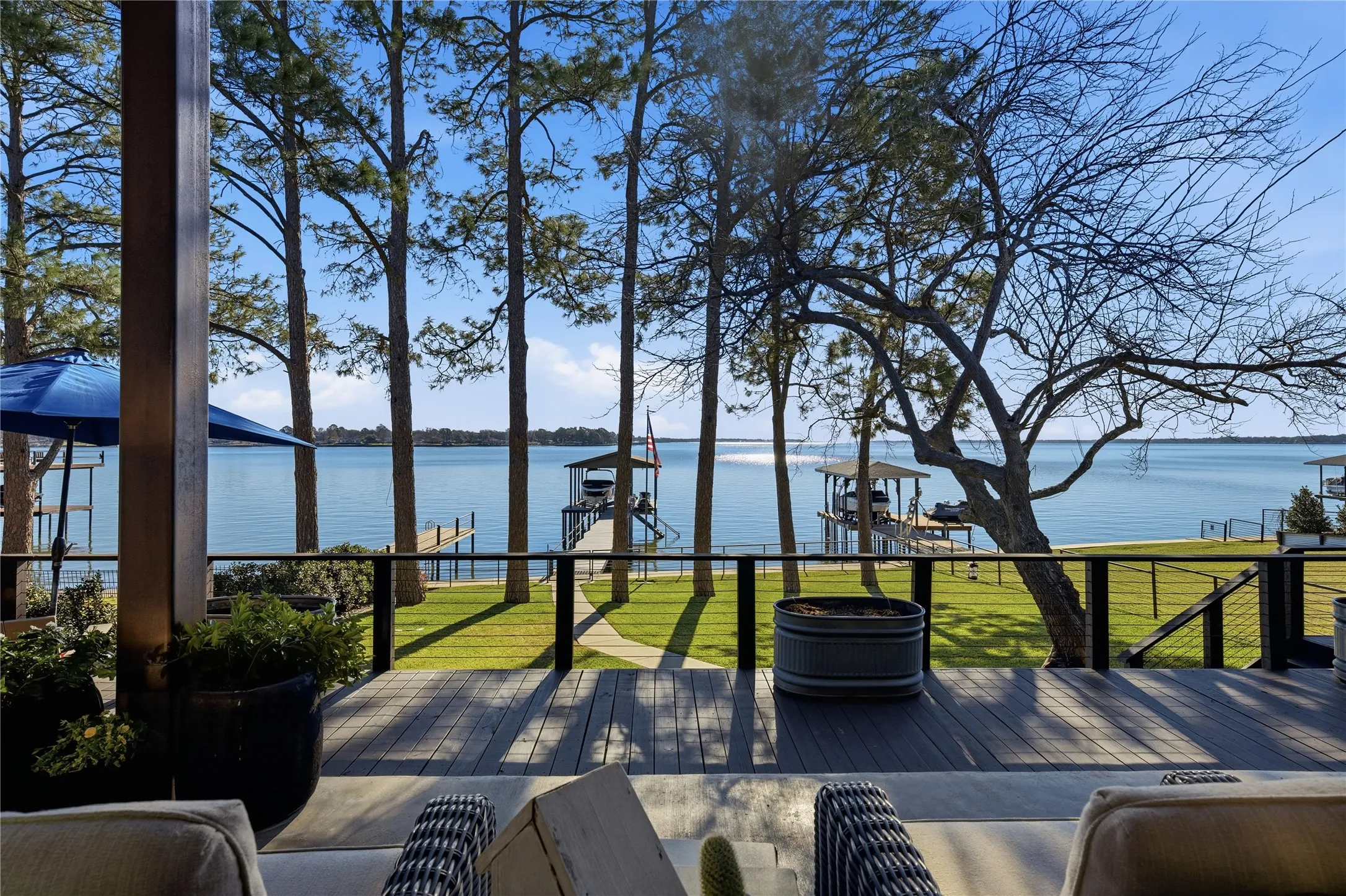 Single Family Residence For Sale in Henderson County , 199 Seaside Drive, Gun Barrel City, Texas 75156, 3 Bedroom, 3 Bathroom, 2 Garage spaces, 1,980 Sqft, built in 2013, Preowned, mls#21156031, Real Estate Agent in Gun Barrel City, Homes For Sale in Henderson county, Homes For Sale in Gun Barrel City, Realtor in Gun Barrel City Texas, Real Estate Brokerage Independent Realty Texas, Luminita Cordes Realtor