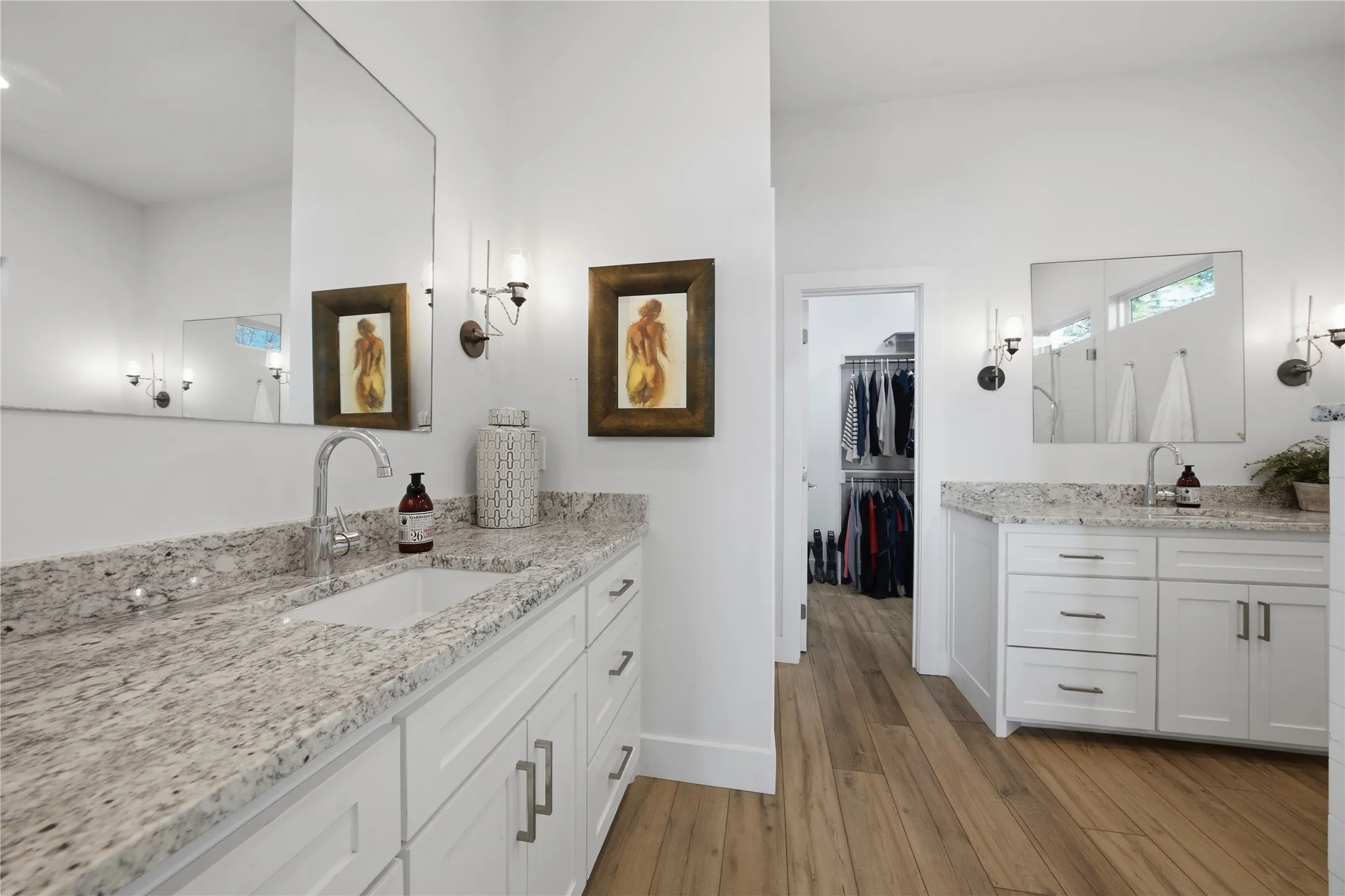 Single Family Residence For Sale in Henderson County , 199 Seaside Drive, Gun Barrel City, Texas 75156, 3 Bedroom, 3 Bathroom, 2 Garage spaces, 1,980 Sqft, built in 2013, Preowned, mls#21156031, Real Estate Agent in Gun Barrel City, Homes For Sale in Henderson county, Homes For Sale in Gun Barrel City, Realtor in Gun Barrel City Texas, Real Estate Brokerage Independent Realty Texas, Luminita Cordes Realtor