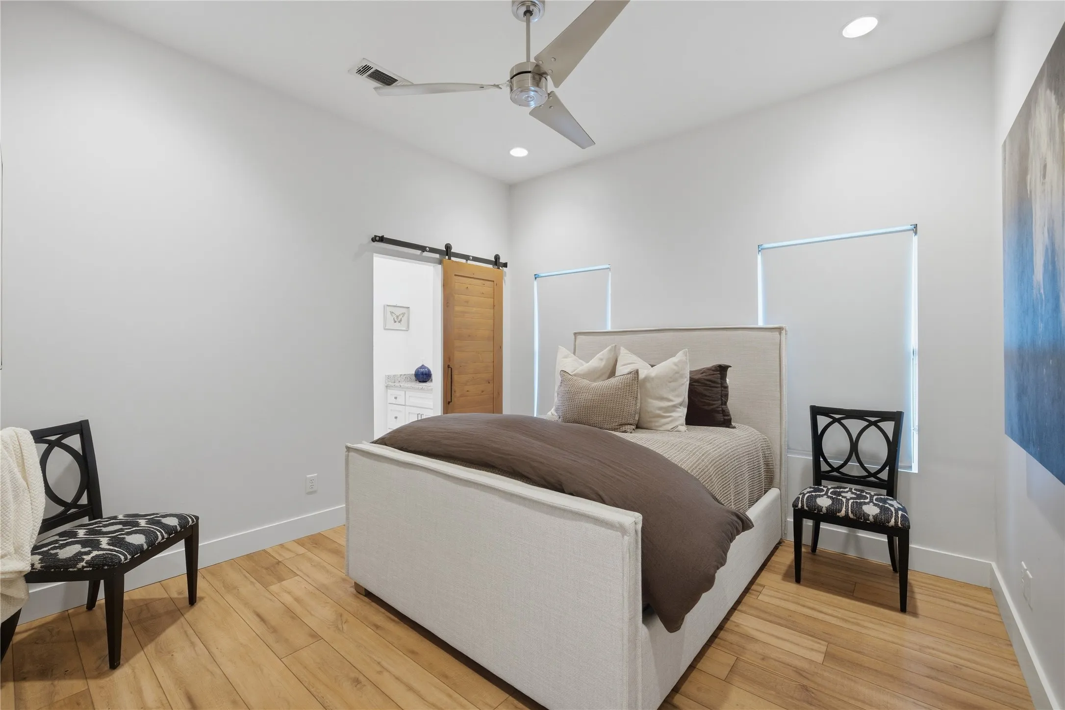 Single Family Residence For Sale in Henderson County , 199 Seaside Drive, Gun Barrel City, Texas 75156, 3 Bedroom, 3 Bathroom, 2 Garage spaces, 1,980 Sqft, built in 2013, Preowned, mls#21156031, Real Estate Agent in Gun Barrel City, Homes For Sale in Henderson county, Homes For Sale in Gun Barrel City, Realtor in Gun Barrel City Texas, Real Estate Brokerage Independent Realty Texas, Luminita Cordes Realtor