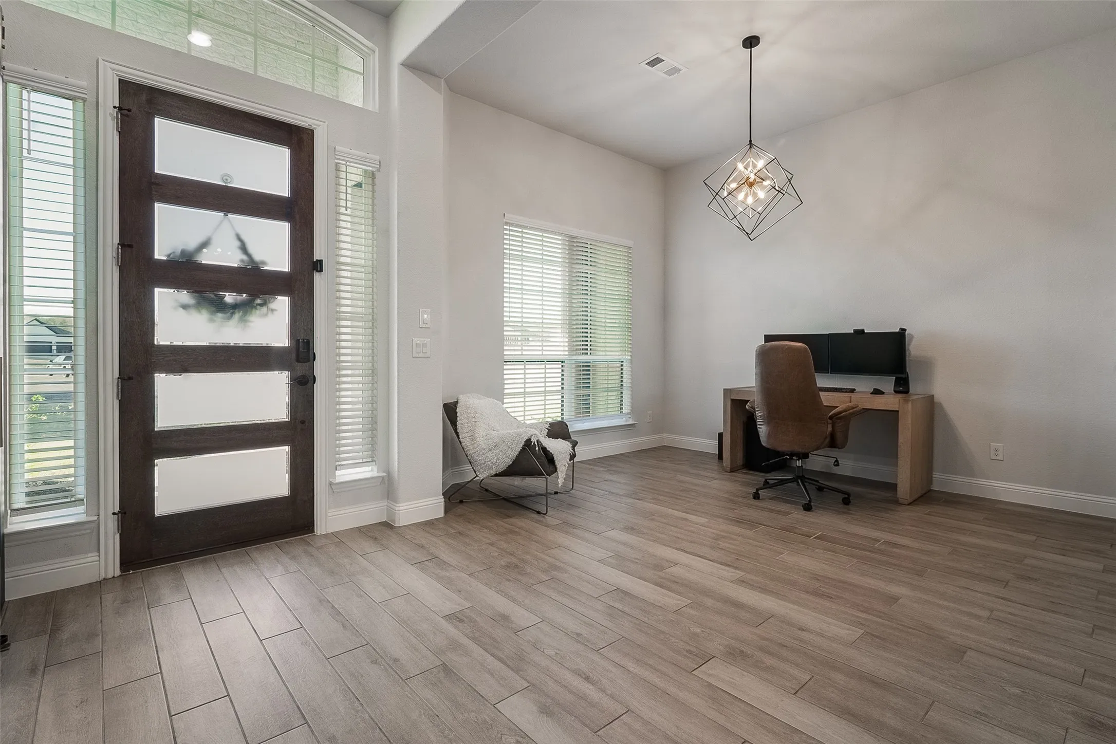 Single Family Residence For Sale in Grayson County , 1843 Granite Way, Van Alstyne, Texas 75495, 5 Bedroom, 3 Bathroom, 3 Garage spaces, 2,829 Sqft, built in 2024, mls#21155725, Real Estate Agent in Van Alstyne, Homes For Sale in Grayson county, Homes For Sale in Van Alstyne, Realtor in Van Alstyne Texas, Real Estate Brokerage Independent Realty Texas, Luminita Cordes Realtor