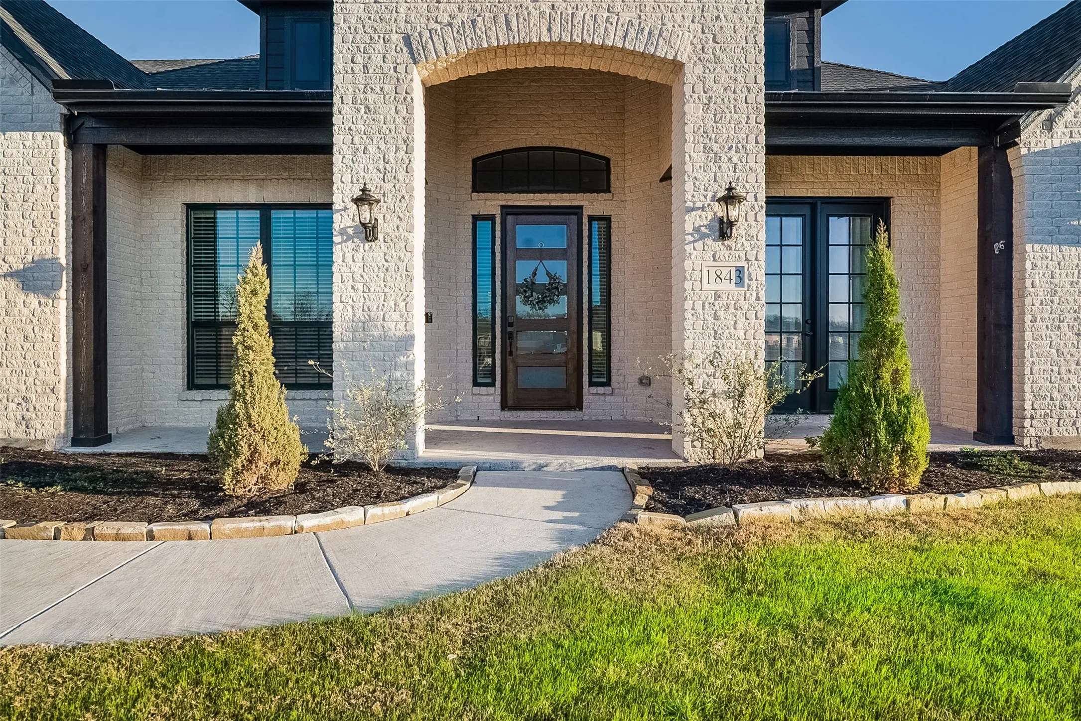 Single Family Residence For Sale in Grayson County , 1843 Granite Way, Van Alstyne, Texas 75495, 5 Bedroom, 3 Bathroom, 3 Garage spaces, 2,829 Sqft, built in 2024, mls#21155725, Real Estate Agent in Van Alstyne, Homes For Sale in Grayson county, Homes For Sale in Van Alstyne, Realtor in Van Alstyne Texas, Real Estate Brokerage Independent Realty Texas, Luminita Cordes Realtor