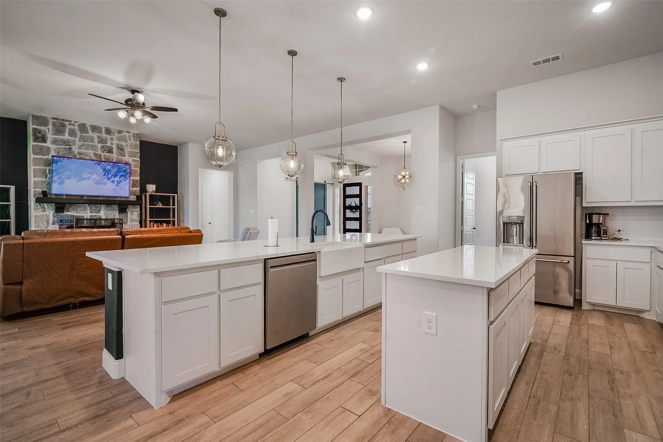 Single Family Residence For Sale in Grayson County , 1843 Granite Way, Van Alstyne, Texas 75495, 5 Bedroom, 3 Bathroom, 3 Garage spaces, 2,829 Sqft, built in 2024, mls#21155725, Real Estate Agent in Van Alstyne, Homes For Sale in Grayson county, Homes For Sale in Van Alstyne, Realtor in Van Alstyne Texas, Real Estate Brokerage Independent Realty Texas, Luminita Cordes Realtor