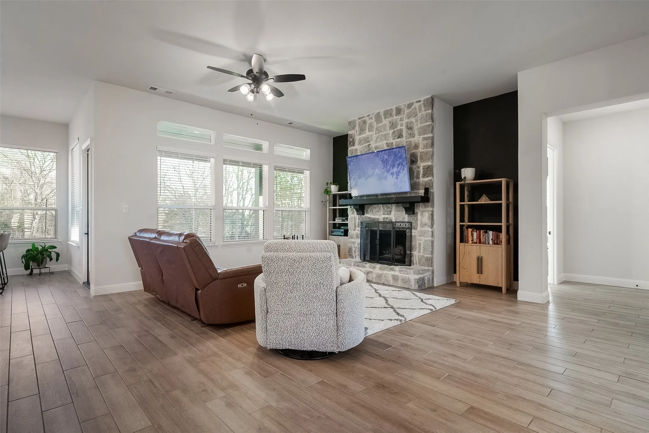 Single Family Residence For Sale in Grayson County , 1843 Granite Way, Van Alstyne, Texas 75495, 5 Bedroom, 3 Bathroom, 3 Garage spaces, 2,829 Sqft, built in 2024, mls#21155725, Real Estate Agent in Van Alstyne, Homes For Sale in Grayson county, Homes For Sale in Van Alstyne, Realtor in Van Alstyne Texas, Real Estate Brokerage Independent Realty Texas, Luminita Cordes Realtor