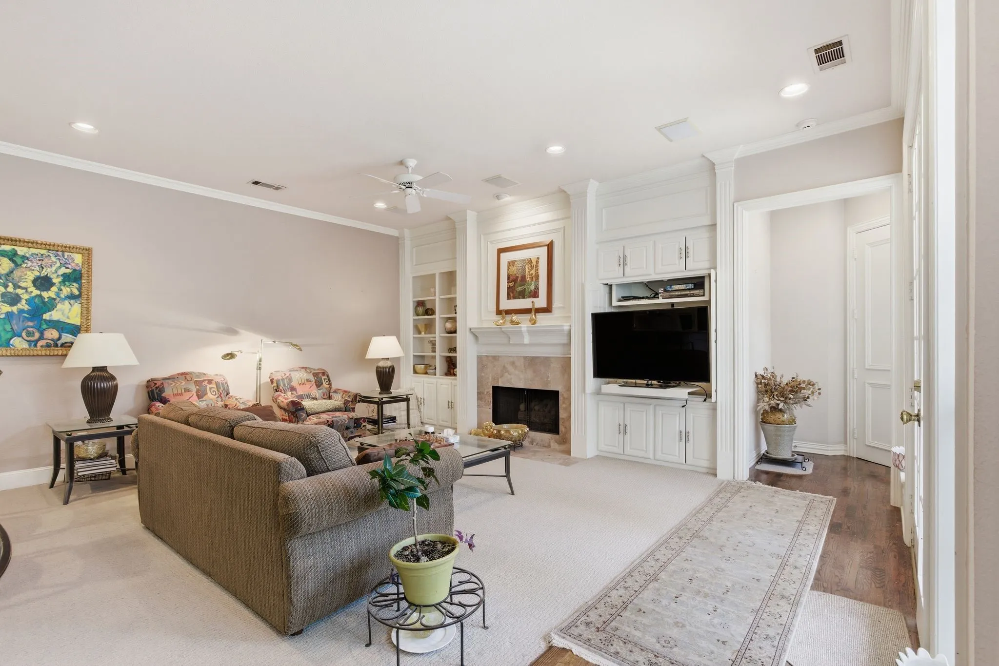  Large and spacious with built-in entertainment center, with fireplace