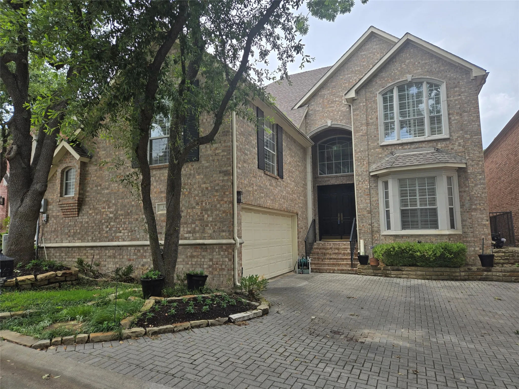 Single Family Residence For Sale in Dallas County , 23 Ashton Court, Dallas, Texas 75230, 3 Bedroom, 5 Bathroom, 2 Garage spaces, 3,831 Sqft, built in 1997, mls#21156960, Real Estate Agent in Dallas, Homes For Sale in Dallas county, Homes For Sale in Dallas, Realtor in Dallas Texas, Real Estate Brokerage Independent Realty Texas, Luminita Cordes Realtor