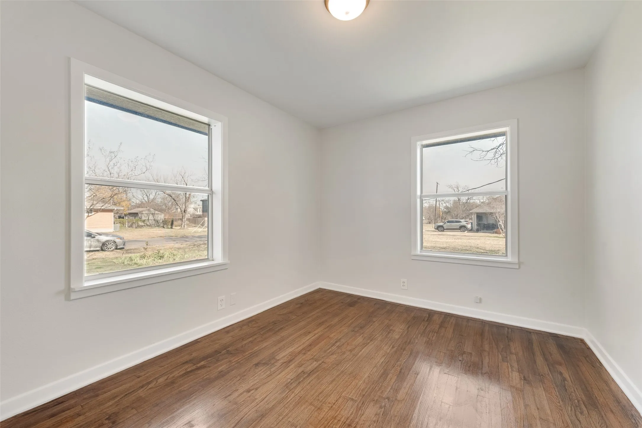 Single Family Residence For Sale in Ellis County , 101 E Marshall Street, Palmer, Texas 75152, 3 Bedroom, 2 Bathroom, Garage spaces, 1,411 Sqft, built in 1970, mls#21148066, Real Estate Agent in Palmer, Homes For Sale in Ellis county, Homes For Sale in Palmer, Realtor in Palmer Texas, Real Estate Brokerage Independent Realty Texas, Luminita Cordes Realtor