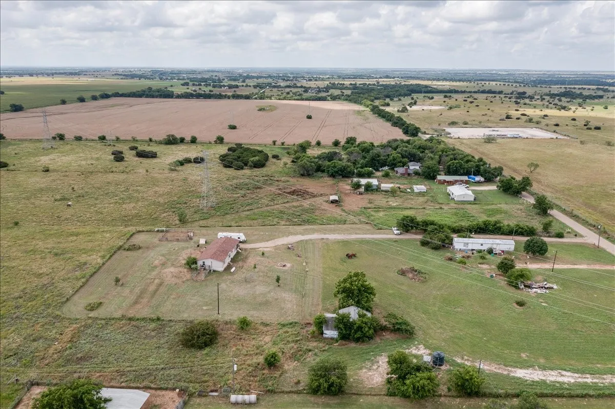 Manufactured Home For Sale in Johnson County , 5680 County Road 1217, Cleburne, Texas 76033, 3 Bedroom, 2 Bathroom, Garage spaces, 1,736 Sqft, built in 1996, Preowned, mls#21153868, Real Estate Agent in Cleburne, Homes For Sale in Johnson county, Homes For Sale in Cleburne, Realtor in Cleburne Texas, Real Estate Brokerage Independent Realty Texas, Luminita Cordes Realtor