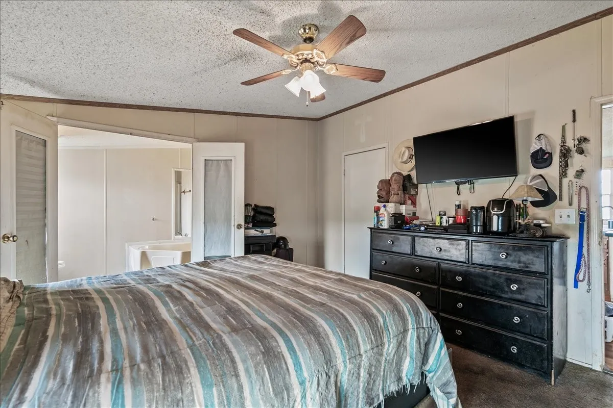 Manufactured Home For Sale in Johnson County , 5680 County Road 1217, Cleburne, Texas 76033, 3 Bedroom, 2 Bathroom, Garage spaces, 1,736 Sqft, built in 1996, Preowned, mls#21153868, Real Estate Agent in Cleburne, Homes For Sale in Johnson county, Homes For Sale in Cleburne, Realtor in Cleburne Texas, Real Estate Brokerage Independent Realty Texas, Luminita Cordes Realtor