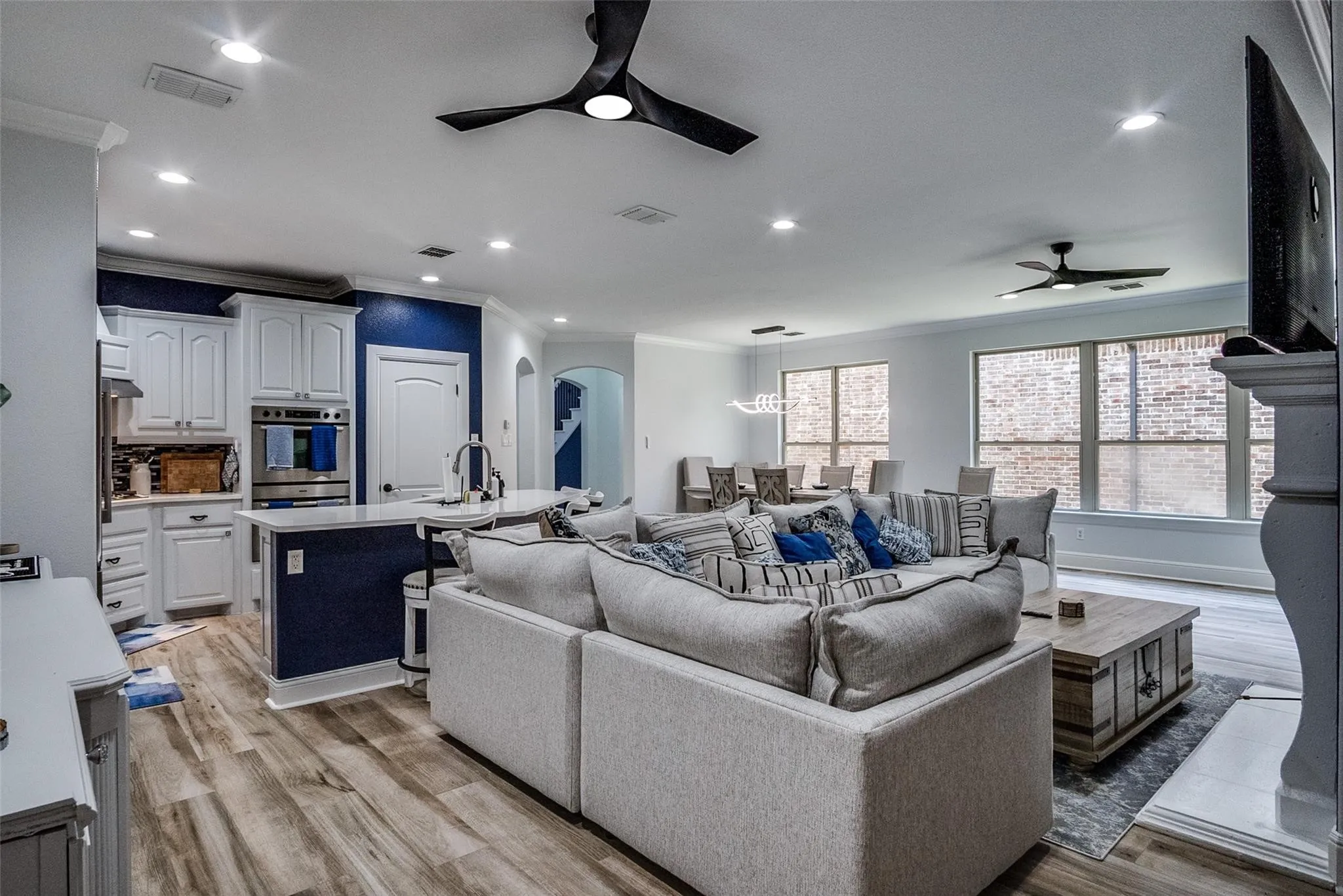 Single Family Residence For Sale in Parker County , 305 Post View Drive, Aledo, Texas 76008, 3 Bedroom, 3 Bathroom, 2 Garage spaces, 2,394 Sqft, built in 2007, mls#21152758, Real Estate Agent in Aledo, Homes For Sale in Parker county, Homes For Sale in Aledo, Realtor in Aledo Texas, Real Estate Brokerage Independent Realty Texas, Luminita Cordes Realtor