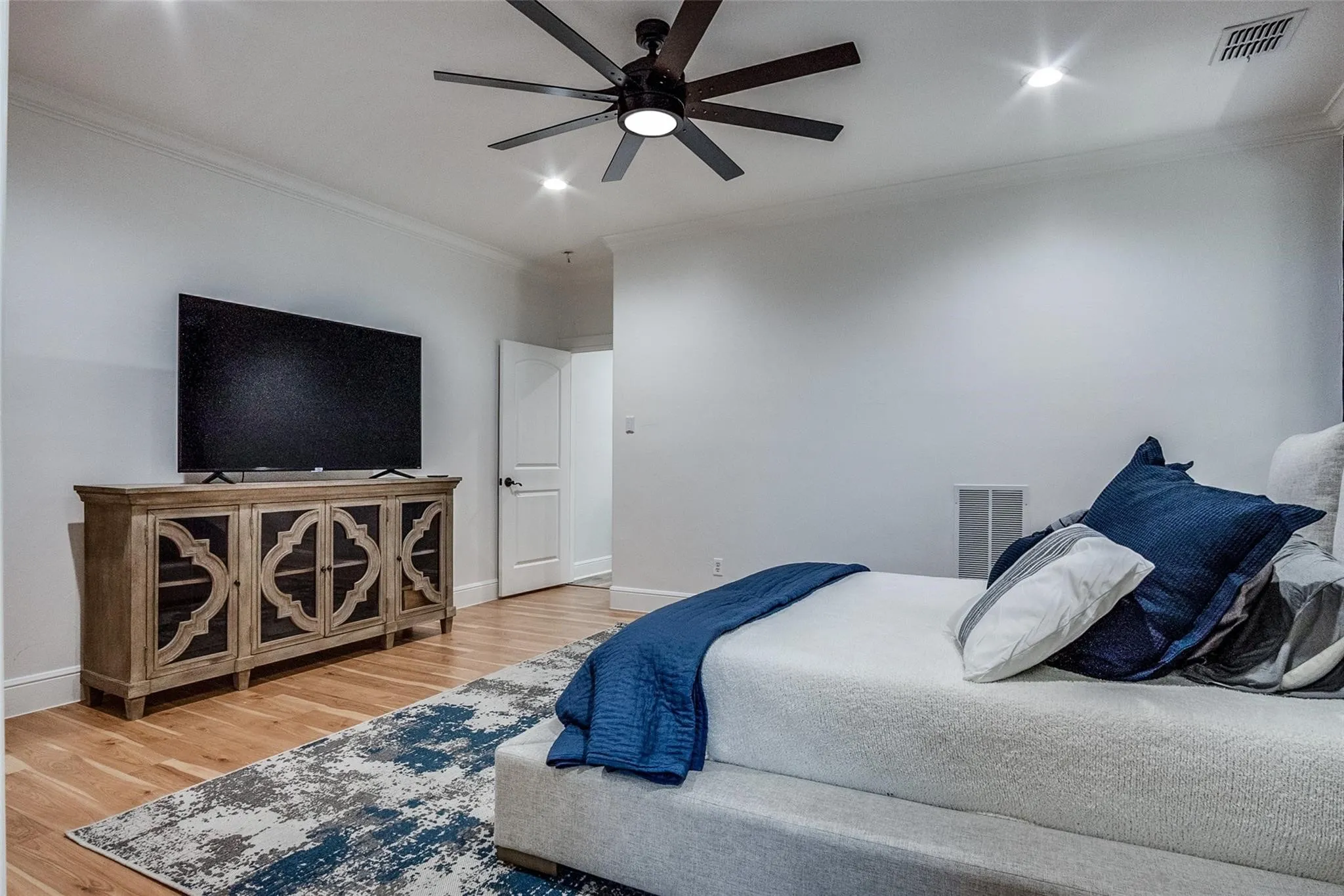 Single Family Residence For Sale in Parker County , 305 Post View Drive, Aledo, Texas 76008, 3 Bedroom, 3 Bathroom, 2 Garage spaces, 2,394 Sqft, built in 2007, mls#21152758, Real Estate Agent in Aledo, Homes For Sale in Parker county, Homes For Sale in Aledo, Realtor in Aledo Texas, Real Estate Brokerage Independent Realty Texas, Luminita Cordes Realtor