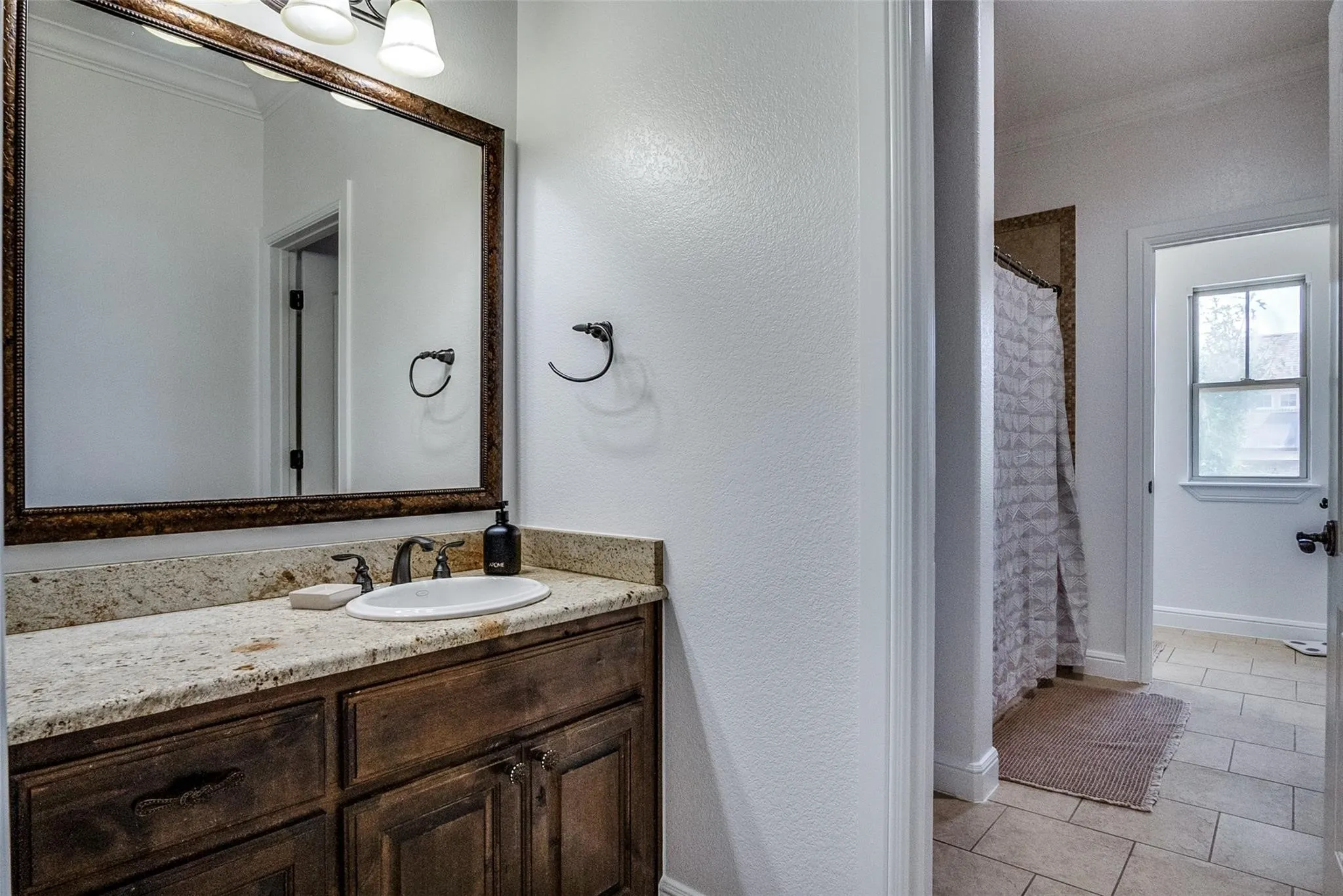 Single Family Residence For Sale in Parker County , 305 Post View Drive, Aledo, Texas 76008, 3 Bedroom, 3 Bathroom, 2 Garage spaces, 2,394 Sqft, built in 2007, mls#21152758, Real Estate Agent in Aledo, Homes For Sale in Parker county, Homes For Sale in Aledo, Realtor in Aledo Texas, Real Estate Brokerage Independent Realty Texas, Luminita Cordes Realtor