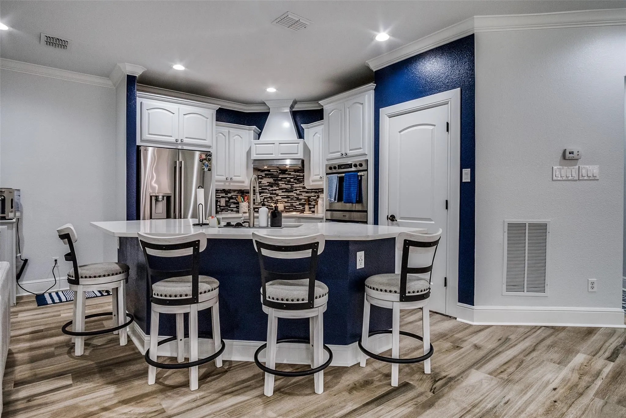 Single Family Residence For Sale in Parker County , 305 Post View Drive, Aledo, Texas 76008, 3 Bedroom, 3 Bathroom, 2 Garage spaces, 2,394 Sqft, built in 2007, mls#21152758, Real Estate Agent in Aledo, Homes For Sale in Parker county, Homes For Sale in Aledo, Realtor in Aledo Texas, Real Estate Brokerage Independent Realty Texas, Luminita Cordes Realtor