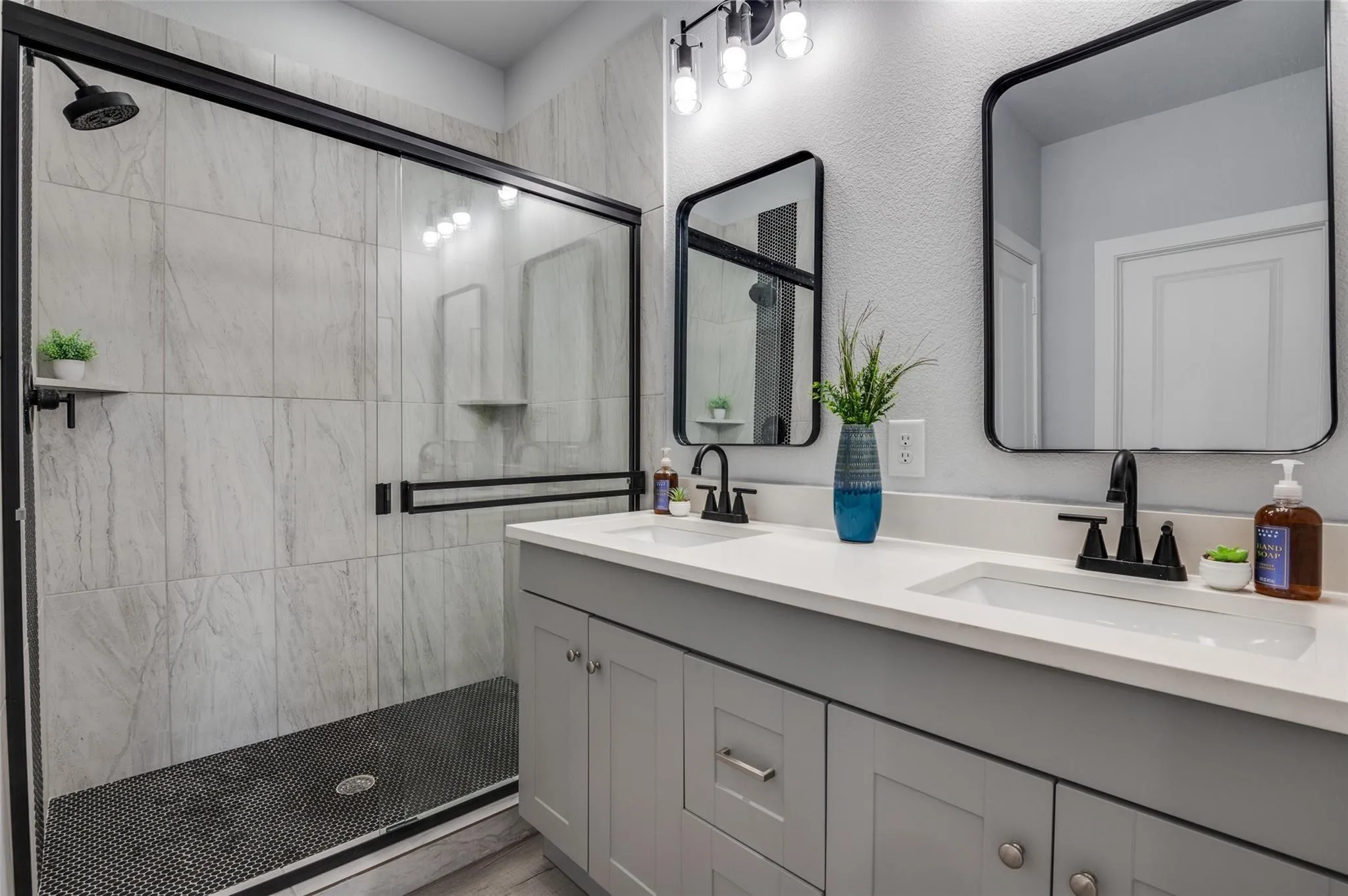 Single Family Residence For Sale in Henderson County , 420 Kelly Lane, Seven Points, Texas 75143, 3 Bedroom, 2 Bathroom, 2 Garage spaces, 1,398 Sqft, built in 2024, New Construction - Complete, mls#21157086, Real Estate Agent in Seven Points, Homes For Sale in Henderson county, Homes For Sale in Seven Points, Realtor in Seven Points Texas, Real Estate Brokerage Independent Realty Texas, Luminita Cordes Realtor