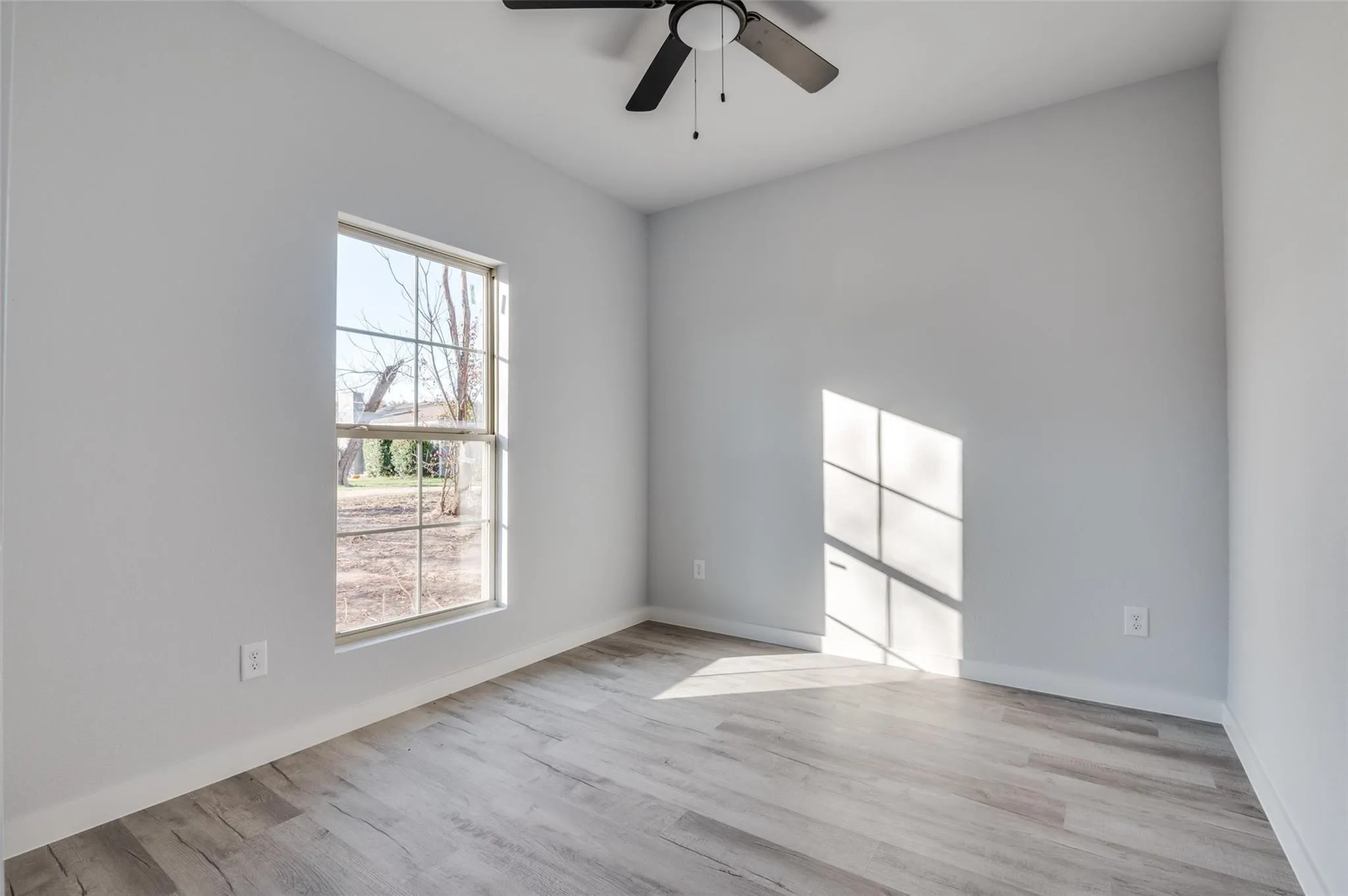 Single Family Residence For Sale in Henderson County , 420 Kelly Lane, Seven Points, Texas 75143, 3 Bedroom, 2 Bathroom, 2 Garage spaces, 1,398 Sqft, built in 2024, New Construction - Complete, mls#21157086, Real Estate Agent in Seven Points, Homes For Sale in Henderson county, Homes For Sale in Seven Points, Realtor in Seven Points Texas, Real Estate Brokerage Independent Realty Texas, Luminita Cordes Realtor