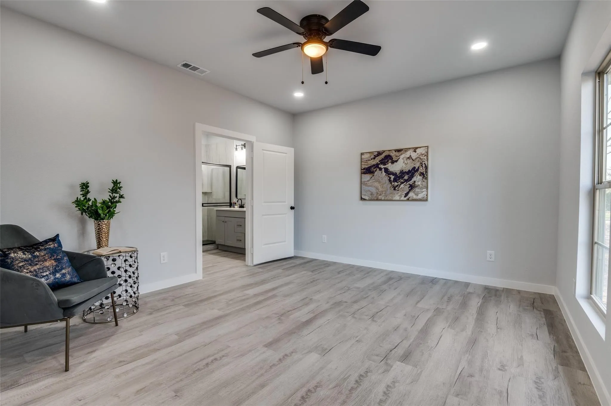 Single Family Residence For Sale in Henderson County , 420 Kelly Lane, Seven Points, Texas 75143, 3 Bedroom, 2 Bathroom, 2 Garage spaces, 1,398 Sqft, built in 2024, New Construction - Complete, mls#21157086, Real Estate Agent in Seven Points, Homes For Sale in Henderson county, Homes For Sale in Seven Points, Realtor in Seven Points Texas, Real Estate Brokerage Independent Realty Texas, Luminita Cordes Realtor