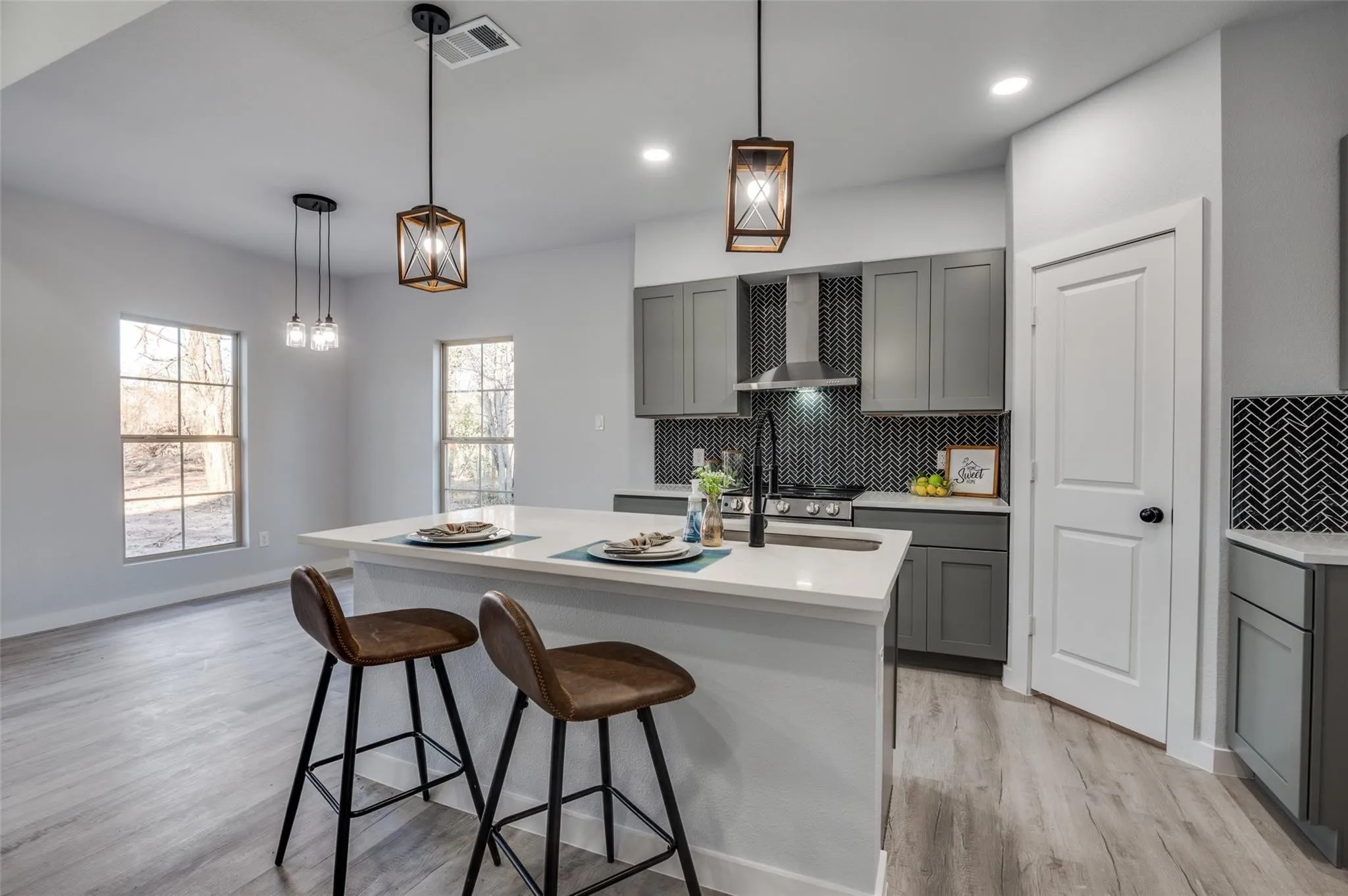Single Family Residence For Sale in Henderson County , 420 Kelly Lane, Seven Points, Texas 75143, 3 Bedroom, 2 Bathroom, 2 Garage spaces, 1,398 Sqft, built in 2024, New Construction - Complete, mls#21157086, Real Estate Agent in Seven Points, Homes For Sale in Henderson county, Homes For Sale in Seven Points, Realtor in Seven Points Texas, Real Estate Brokerage Independent Realty Texas, Luminita Cordes Realtor