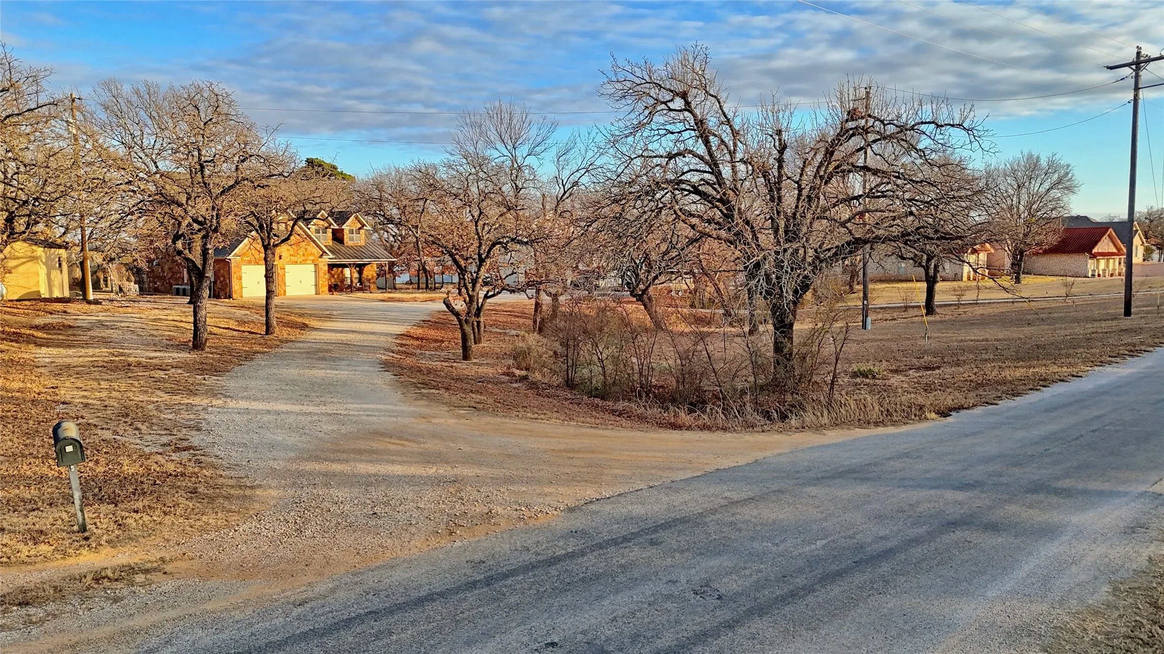 Single Family Residence For Sale in Montague County , 202 Storey Road, Nocona, Texas 76255, 3 Bedroom, 3 Bathroom, 2 Garage spaces, 3,636 Sqft, built in 2008, Preowned, mls#21157134, Real Estate Agent in Nocona, Homes For Sale in Montague county, Homes For Sale in Nocona, Realtor in Nocona Texas, Real Estate Brokerage Independent Realty Texas, Luminita Cordes Realtor