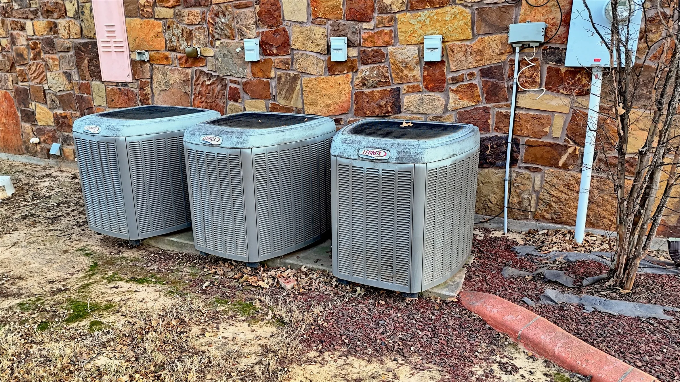 Single Family Residence For Sale in Montague County , 202 Storey Road, Nocona, Texas 76255, 3 Bedroom, 3 Bathroom, 2 Garage spaces, 3,636 Sqft, built in 2008, Preowned, mls#21157134, Real Estate Agent in Nocona, Homes For Sale in Montague county, Homes For Sale in Nocona, Realtor in Nocona Texas, Real Estate Brokerage Independent Realty Texas, Luminita Cordes Realtor